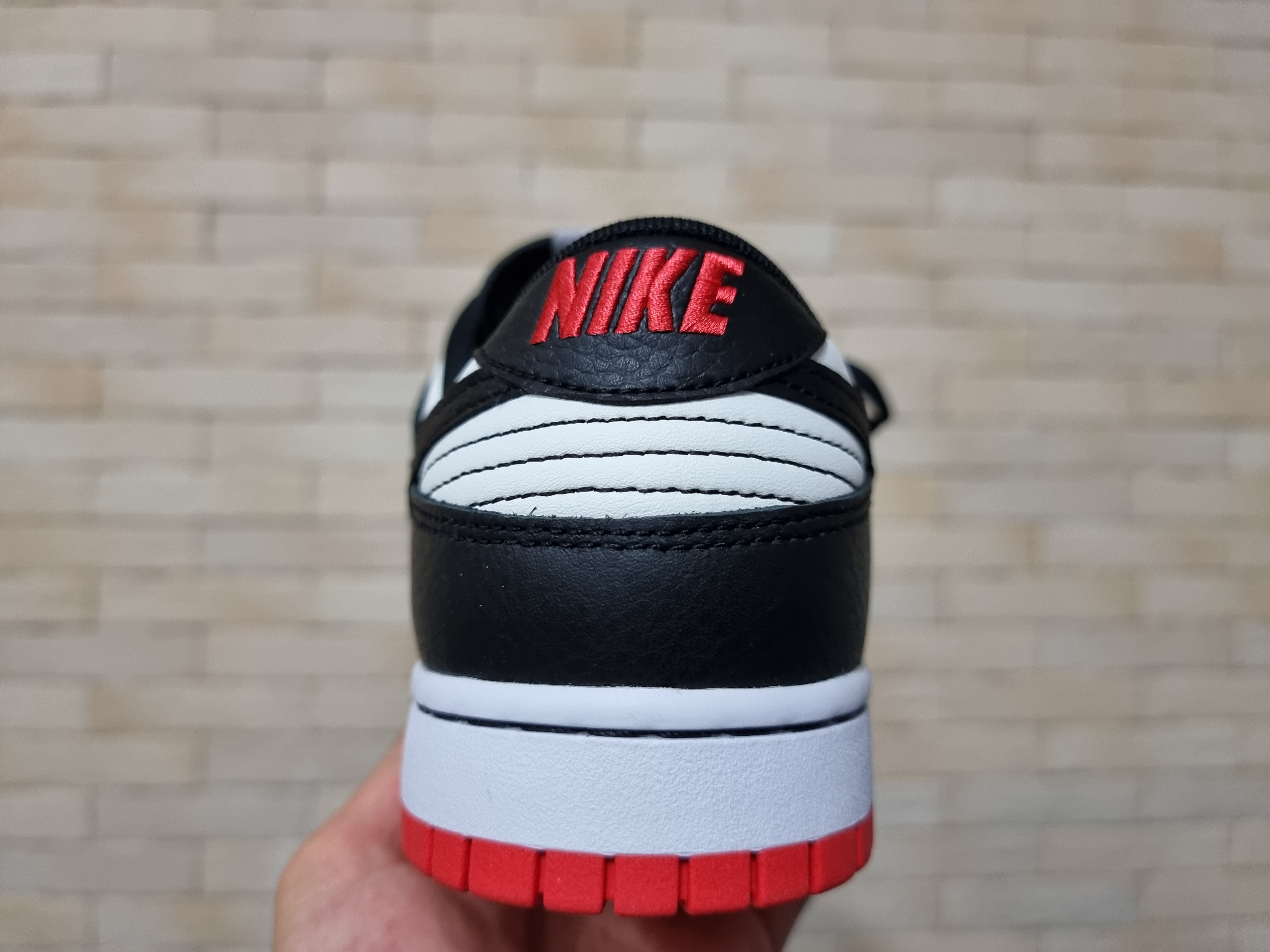 Nike x NBA Dunk Low Retro EMB Black and Chile Red, (GS) Nike x NBA Dunk Low Black and Chile Red 착용 스타일 - 4