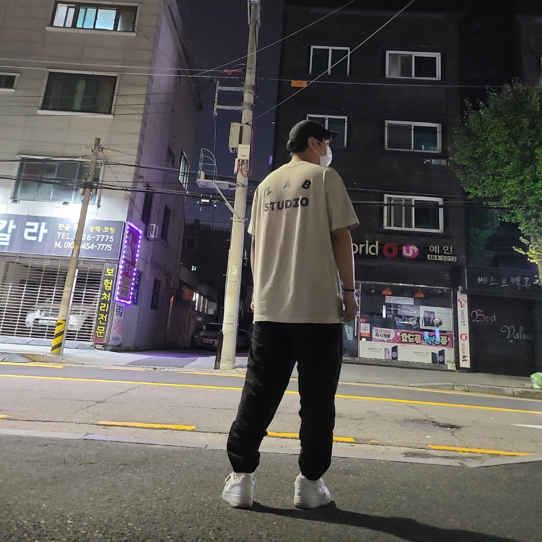Nike Air Force 1 '07 Low White, Nike M NRG Track Pants Black 착용 스타일