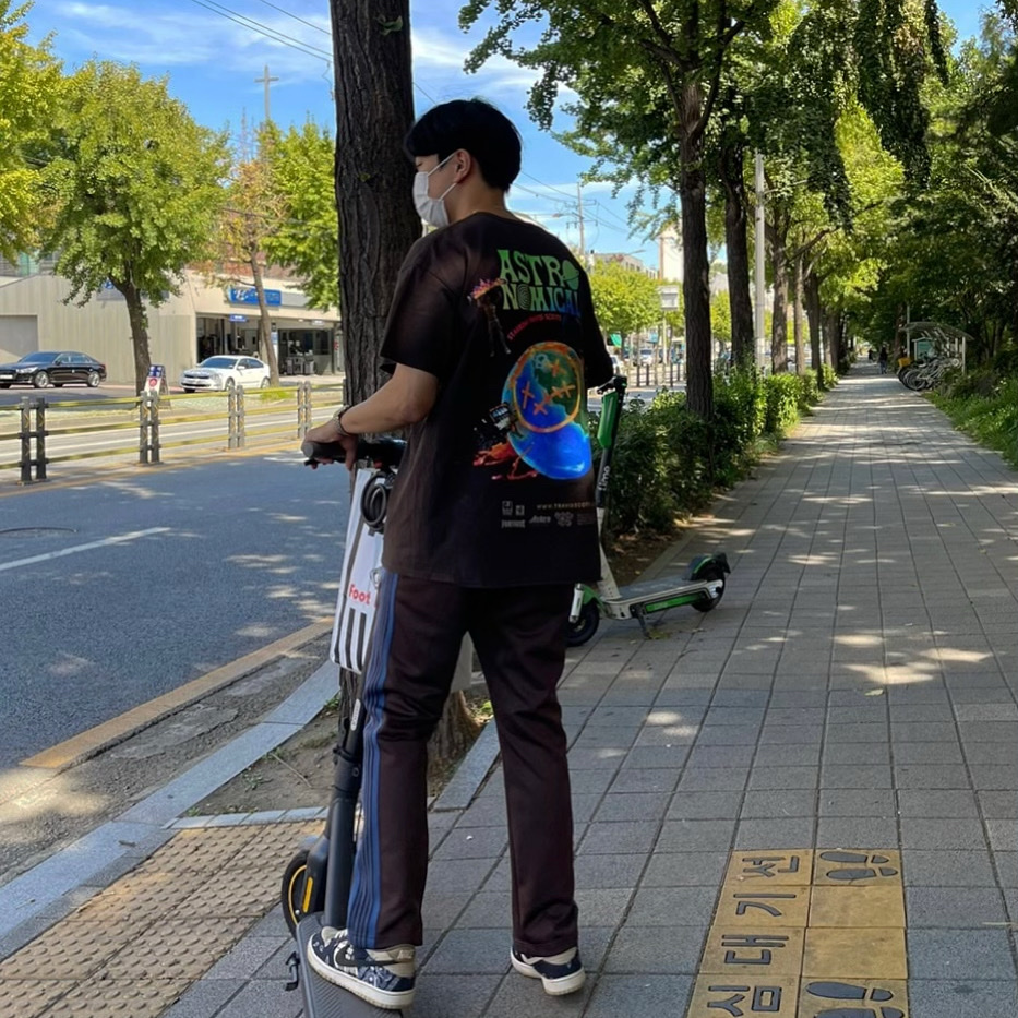Nike x Travis Scott SB Dunk Low 착용 스타일