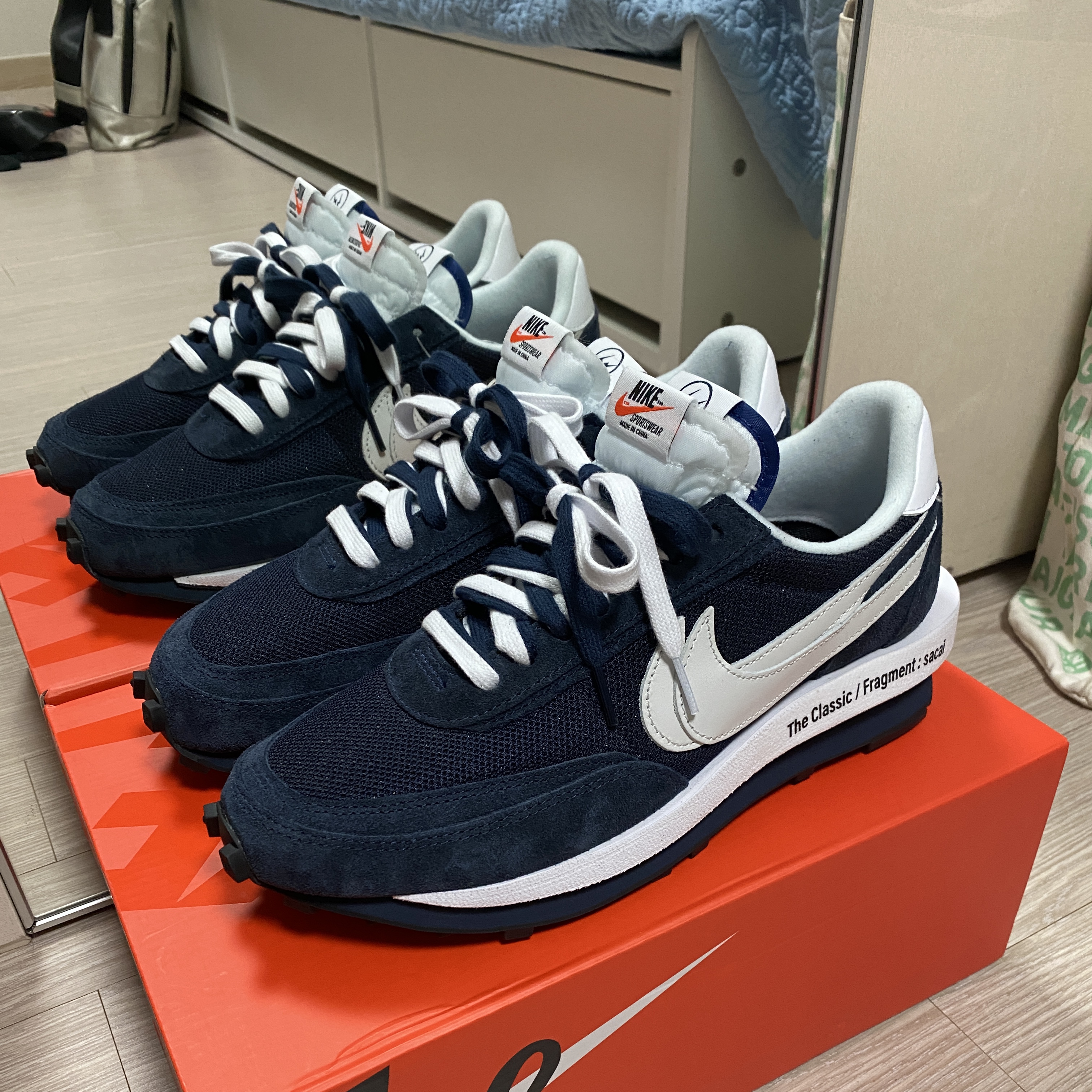 Nike x Sacai x Fragment LDWaffle Blackened Blue, IAB Studio Woven Shorts Gray 착용 스타일 - 3