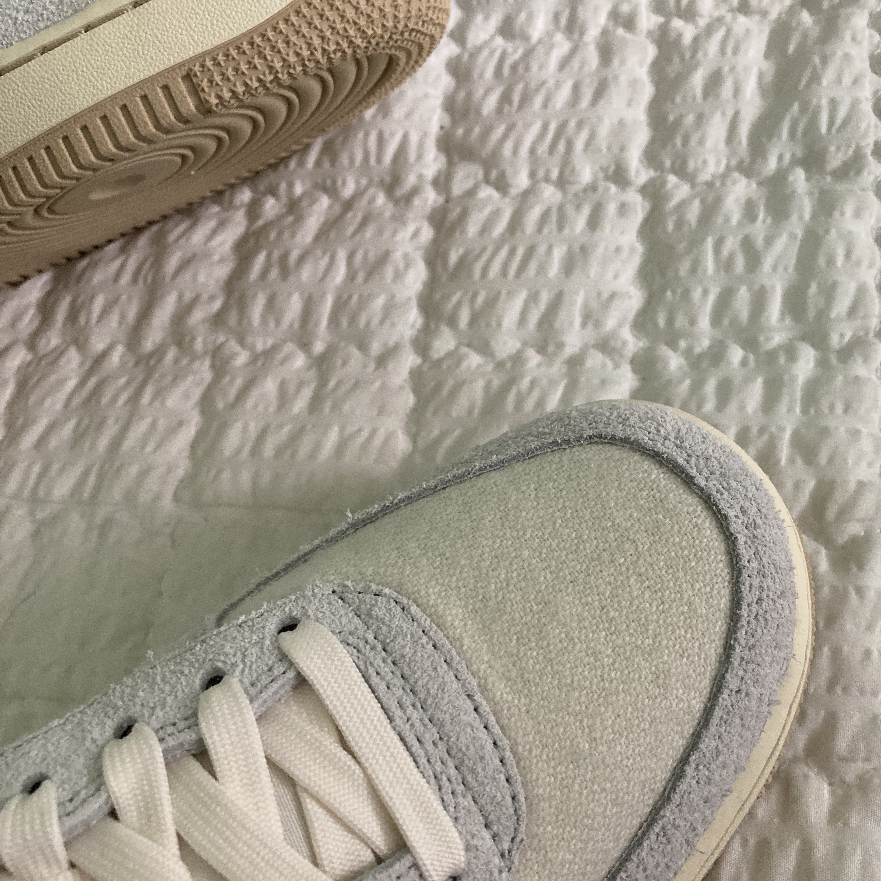 (W) Nike Air Force 1 '07 LV8 Photon Dust Cashmere 착용 스타일 - 4