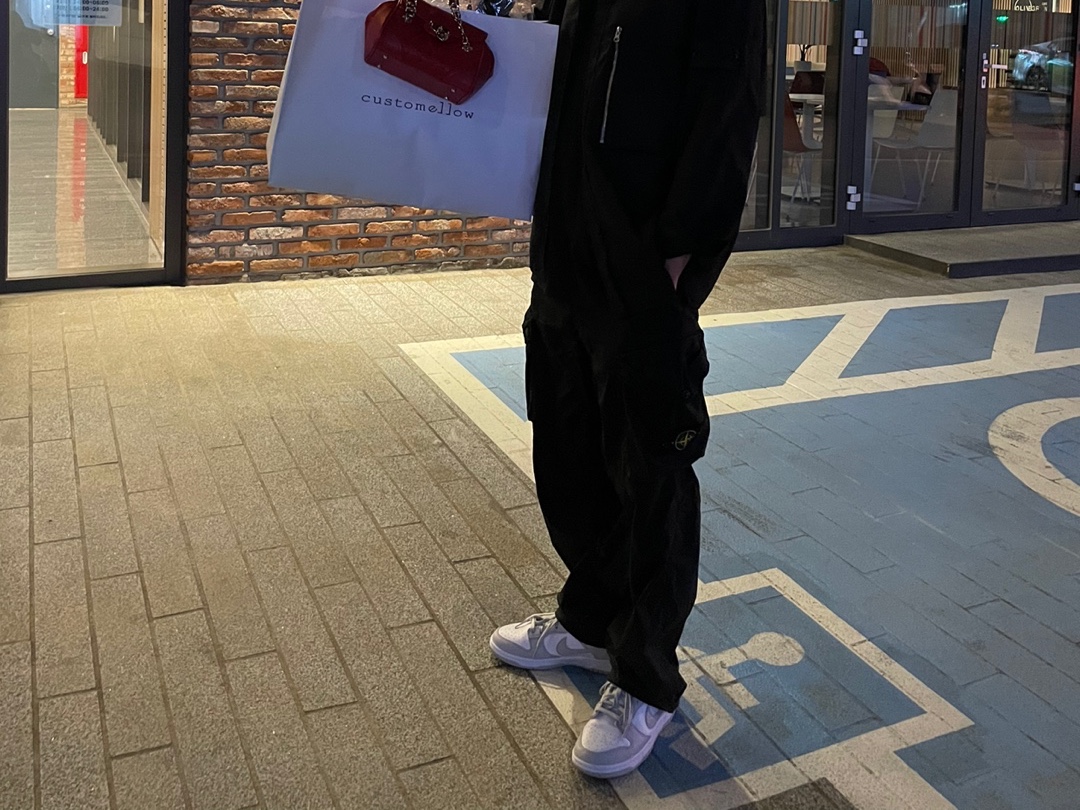 Stone Island 30203 Cargo Pants 5 Pockets Black - 21SS, Nike Dunk Low Retro Grey Fog 착용 스타일 - 2