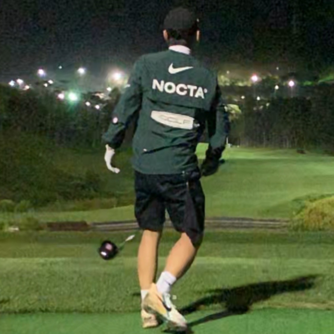 Nike x Drake Nocta Golf Crewneck Top Green - Asia, Nike Air Zoom Infinity Tour White Black Crimson Volt (Wide) 착용 스타일 - 1