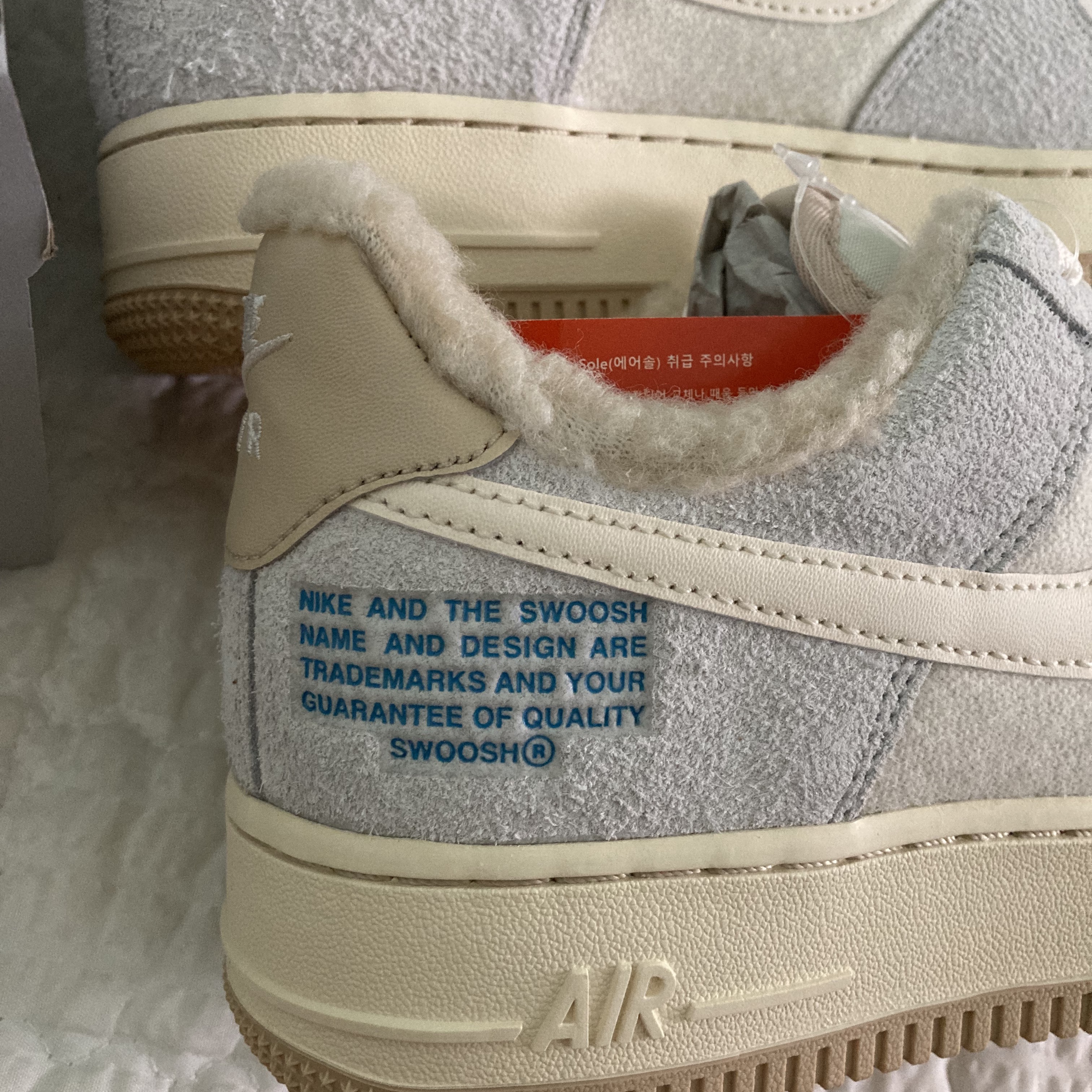 (W) Nike Air Force 1 '07 LV8 Photon Dust Cashmere 착용 스타일 - 2