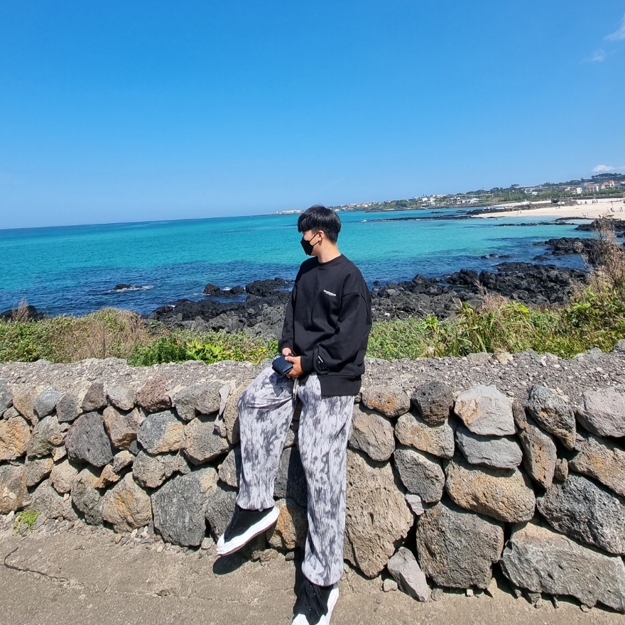 Maison Mihara Yasuhiro Blakey OG STC Sole Leather Low-top Sneakers Black 착용 스타일