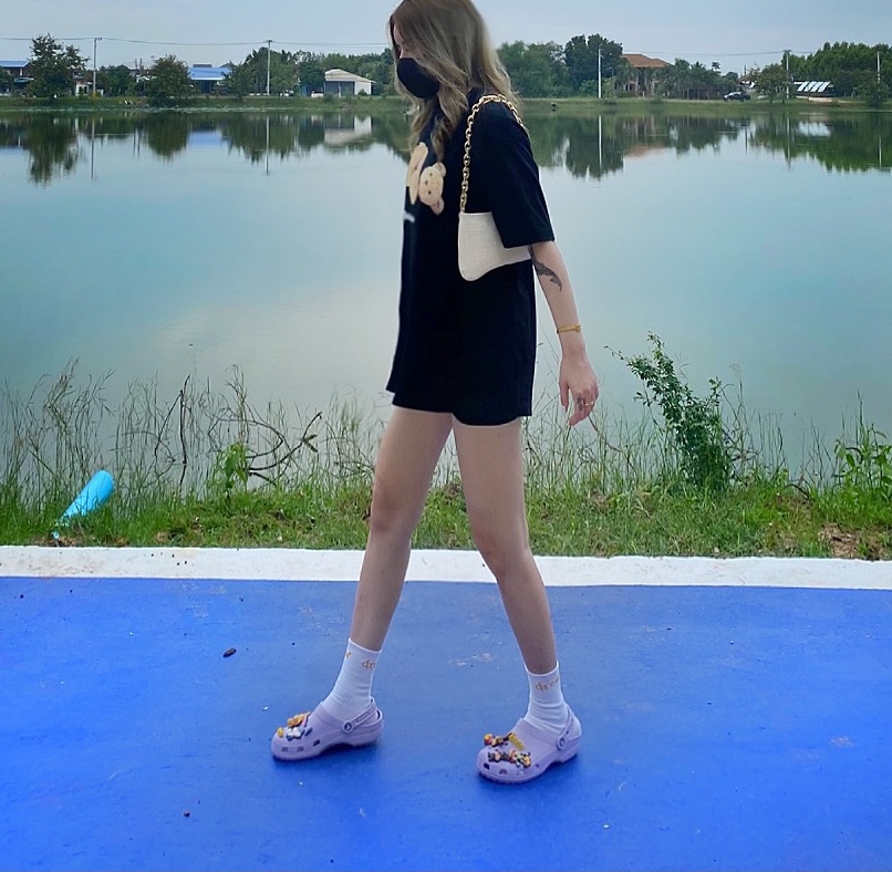 Crocs x Justin Bieber x Drew Classic Clog Lavender 착용 스타일 - 4