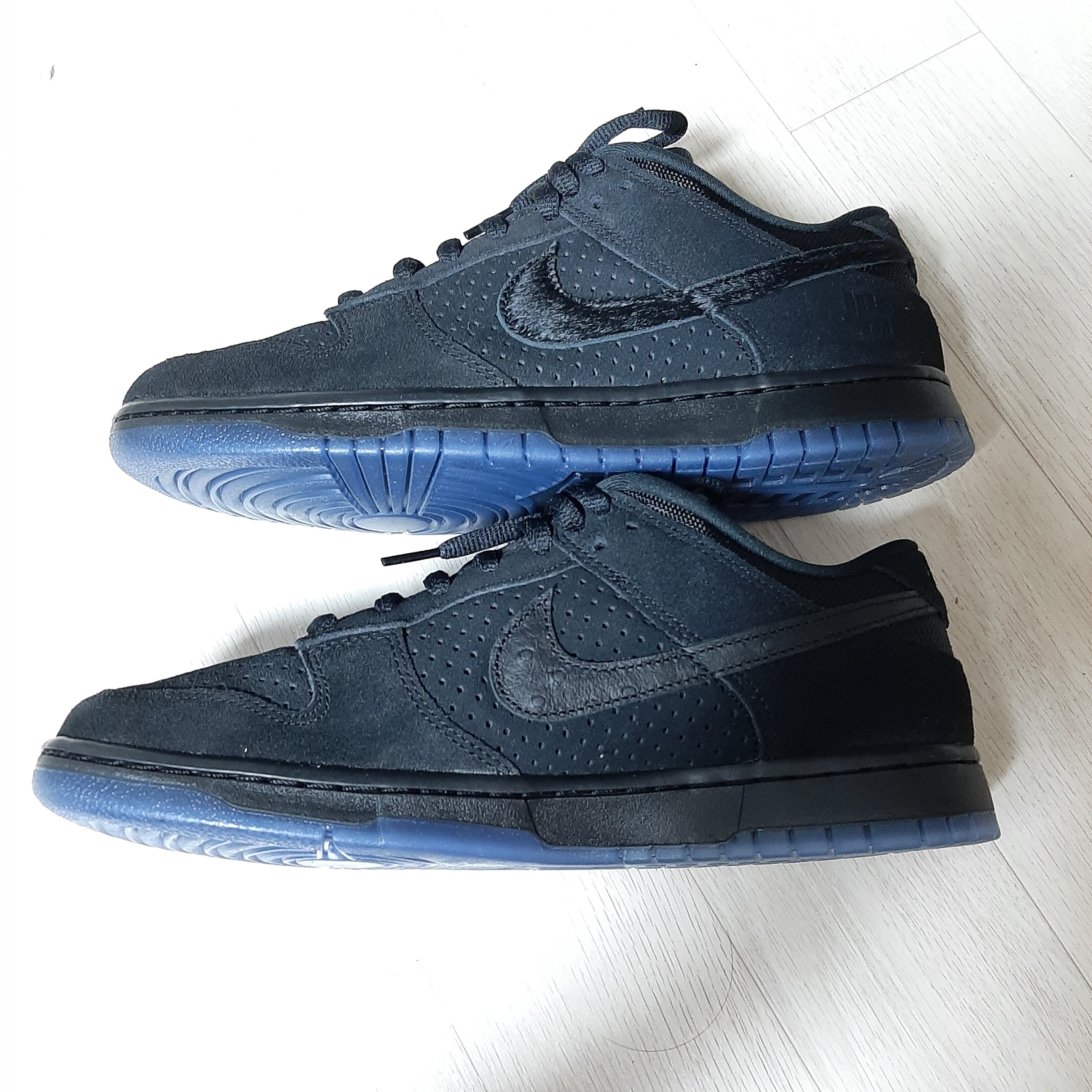 Nike x Undefeated Dunk Low SP 5 On It Black 착용 스타일 - 2