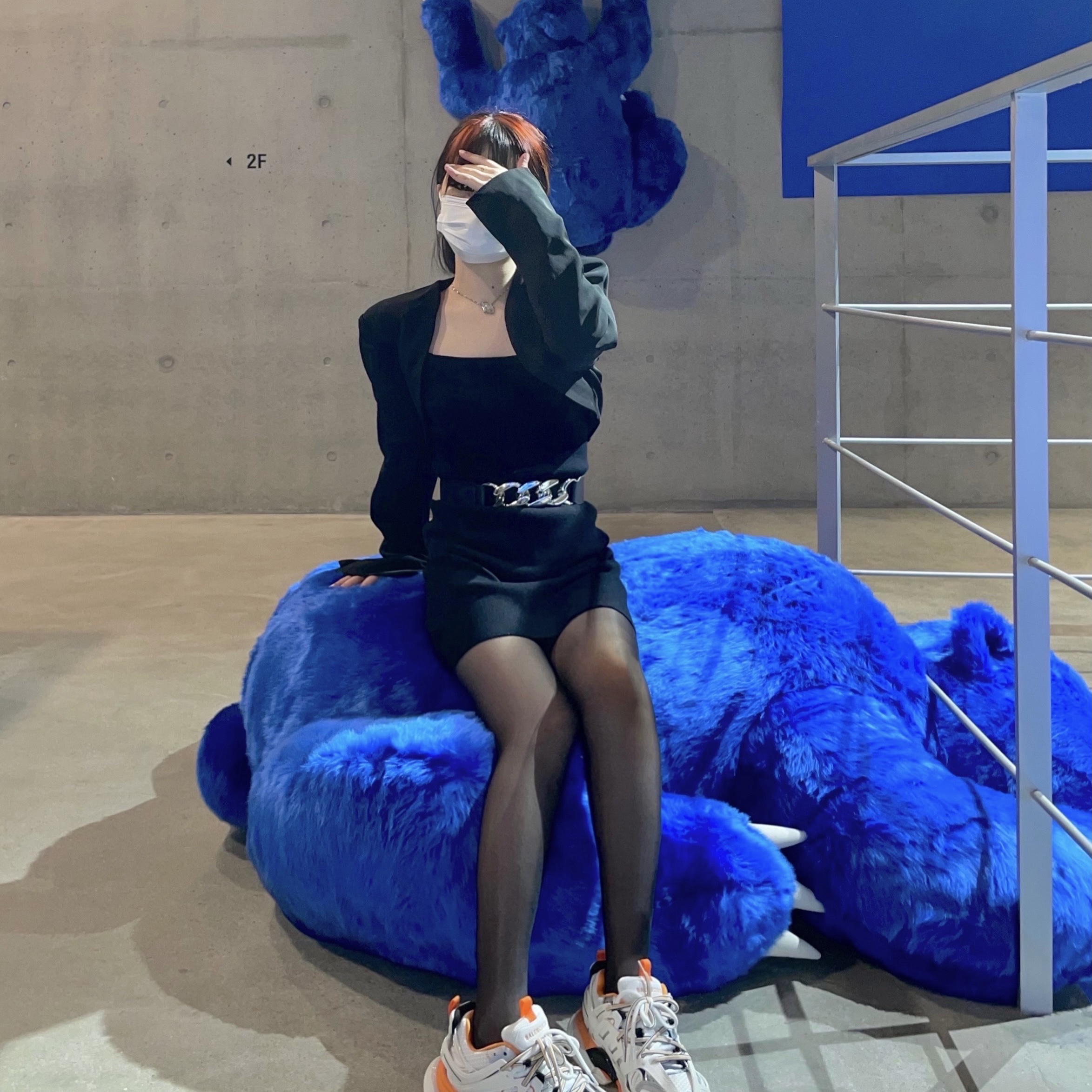 Balenciaga Track Sneakers White Orange 2019 착용 스타일 - 2