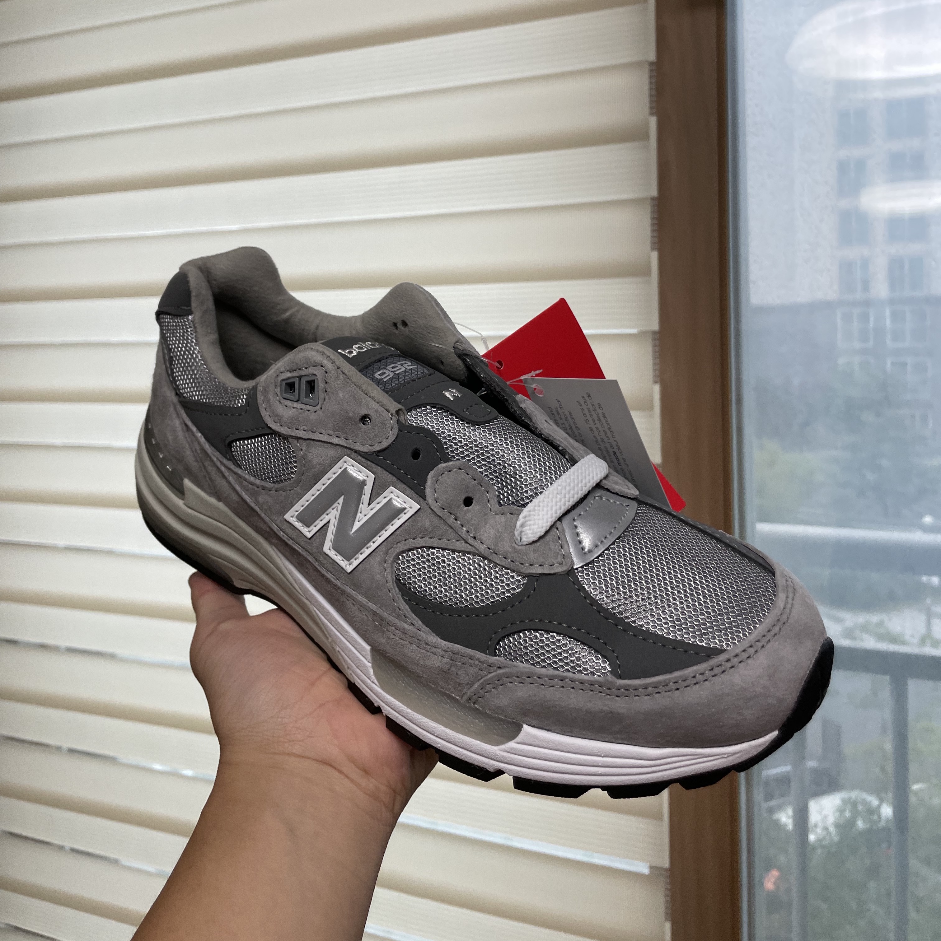 New Balance 992 Made in USA Grey - D Standard 착용 스타일