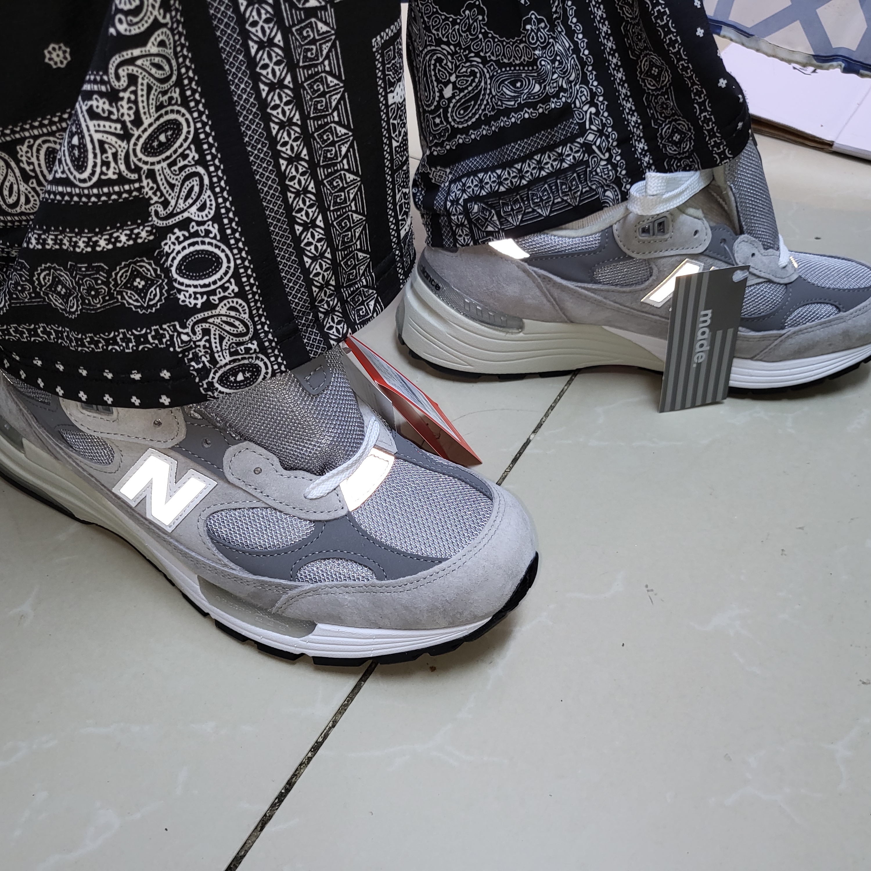 New Balance 992 Made in USA Grey - D Standard 착용 스타일 - 2