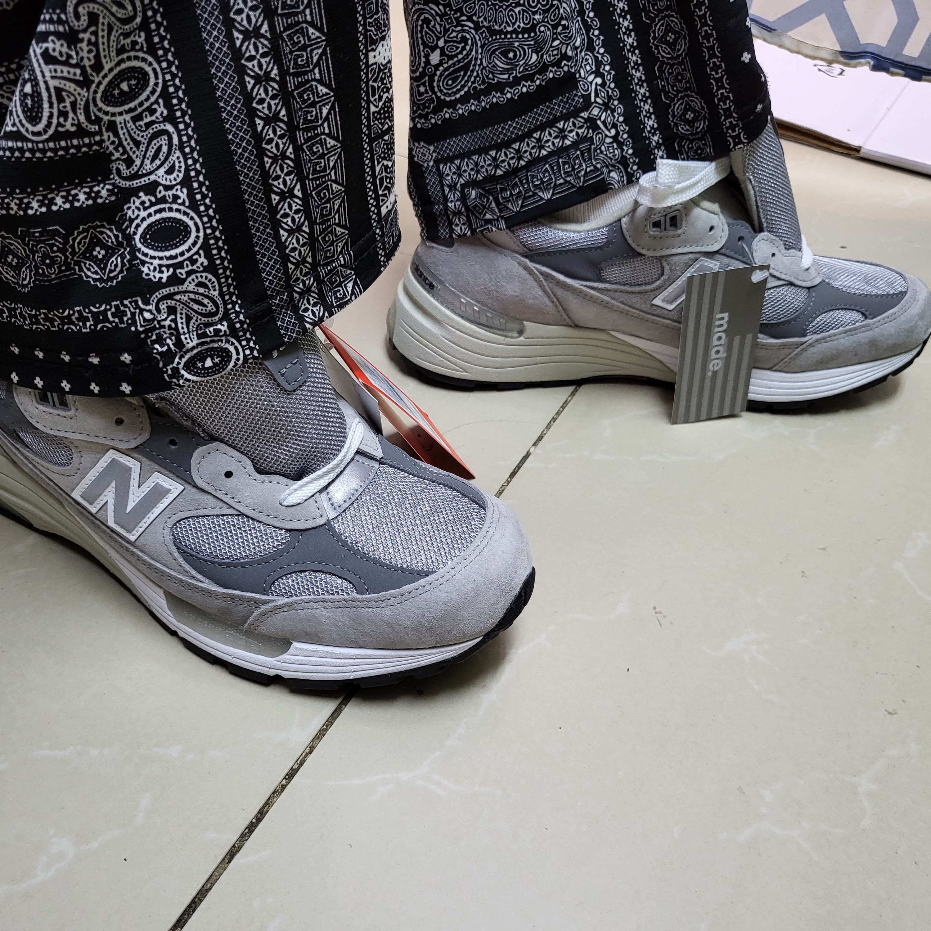 New Balance 992 Made in USA Grey - D Standard 착용 스타일 - 1