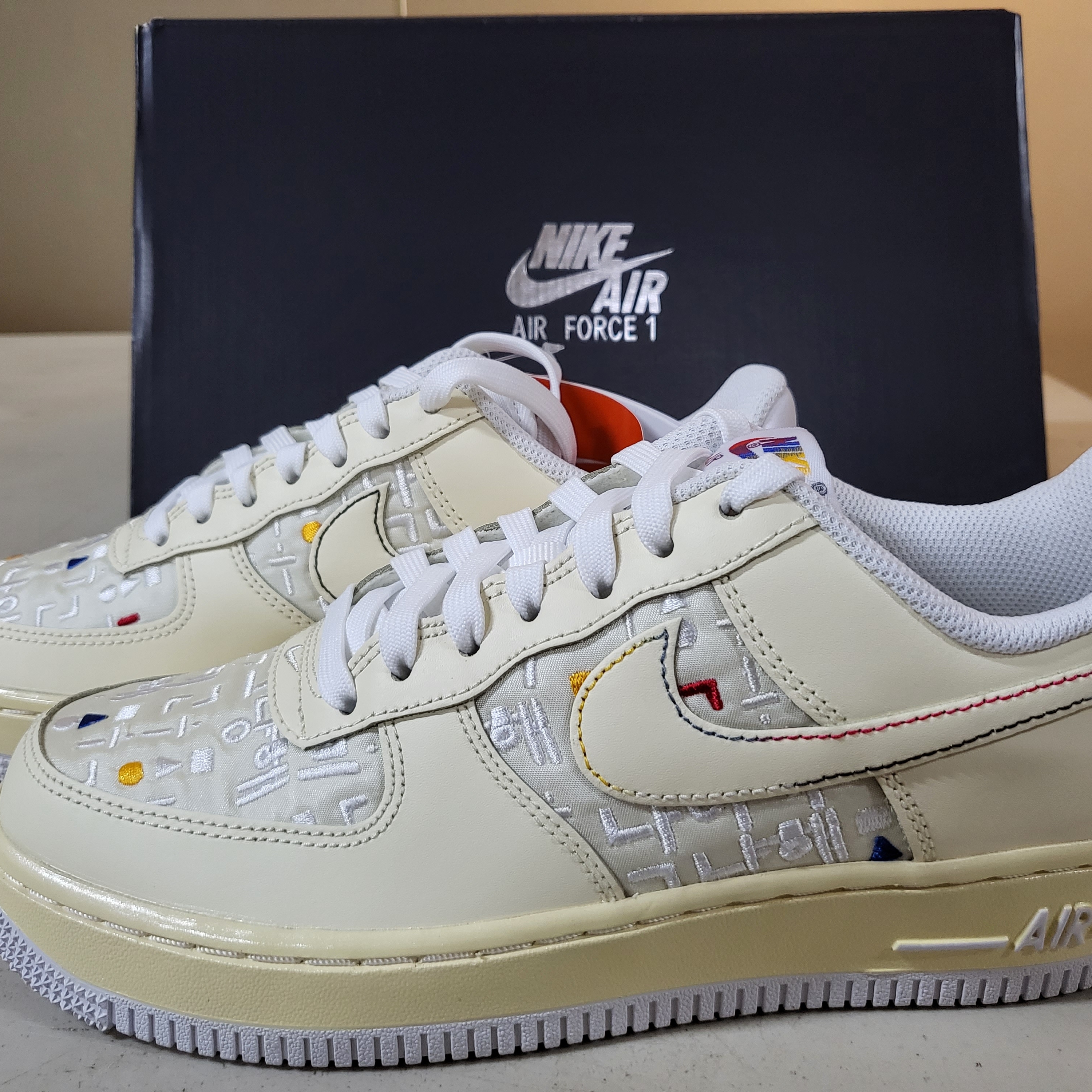 (W) Nike Air Force 1 '07 LV8 Hangul Day, Nike Air Force 1 '07 LV8 Hangul Day 착용 스타일 - 1