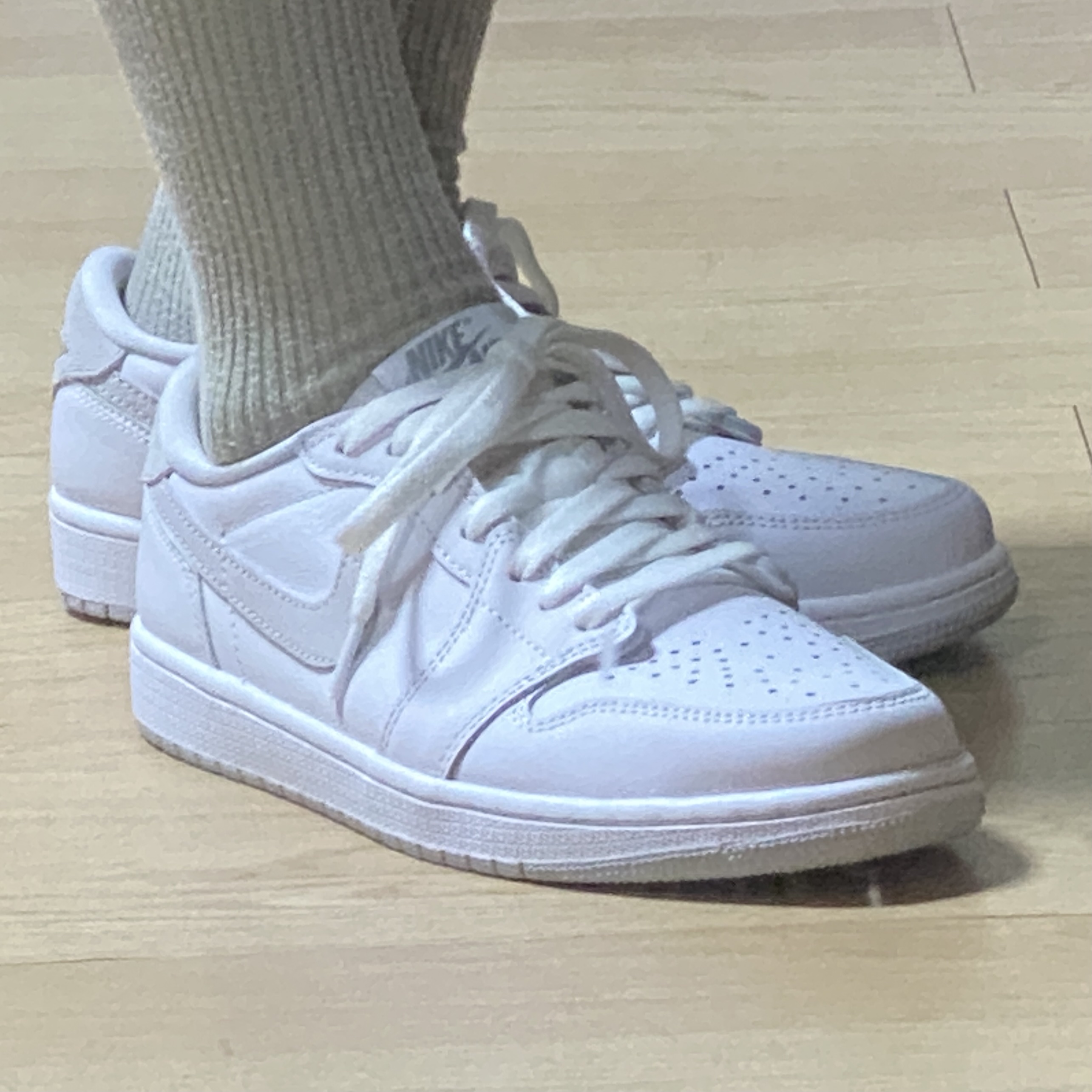 Jordan 1 Low OG Neutral Grey 착용 스타일 - 1