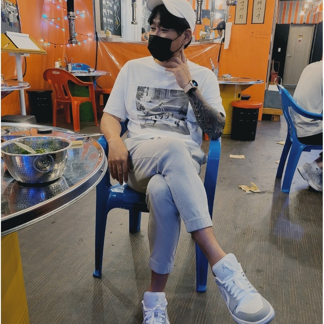 (W) Jordan 1 Low White Wolf Grey 착용 스타일