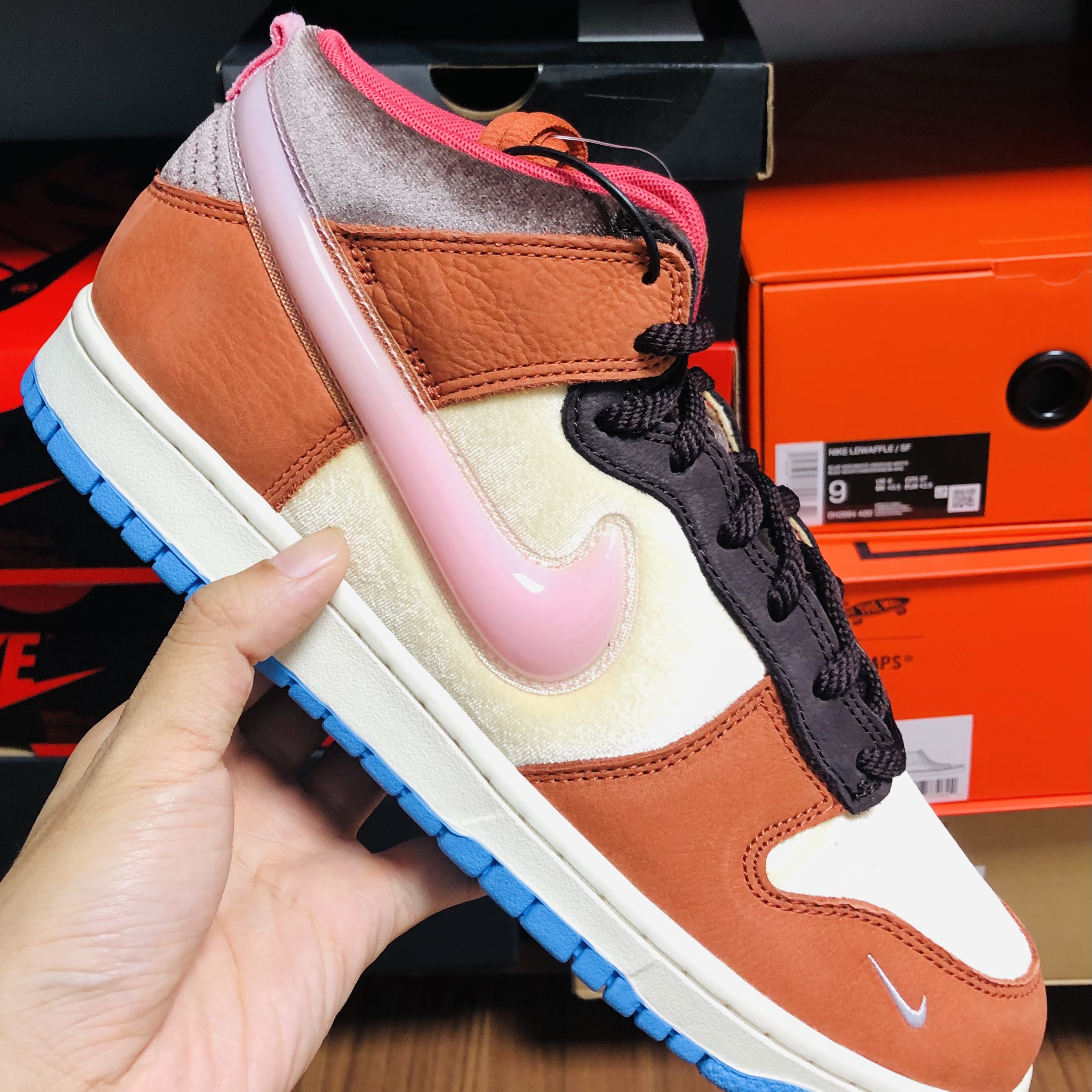 Nike x Social Status Dunk Mid Free Lunch Chocolate Milk 착용 스타일 - 1