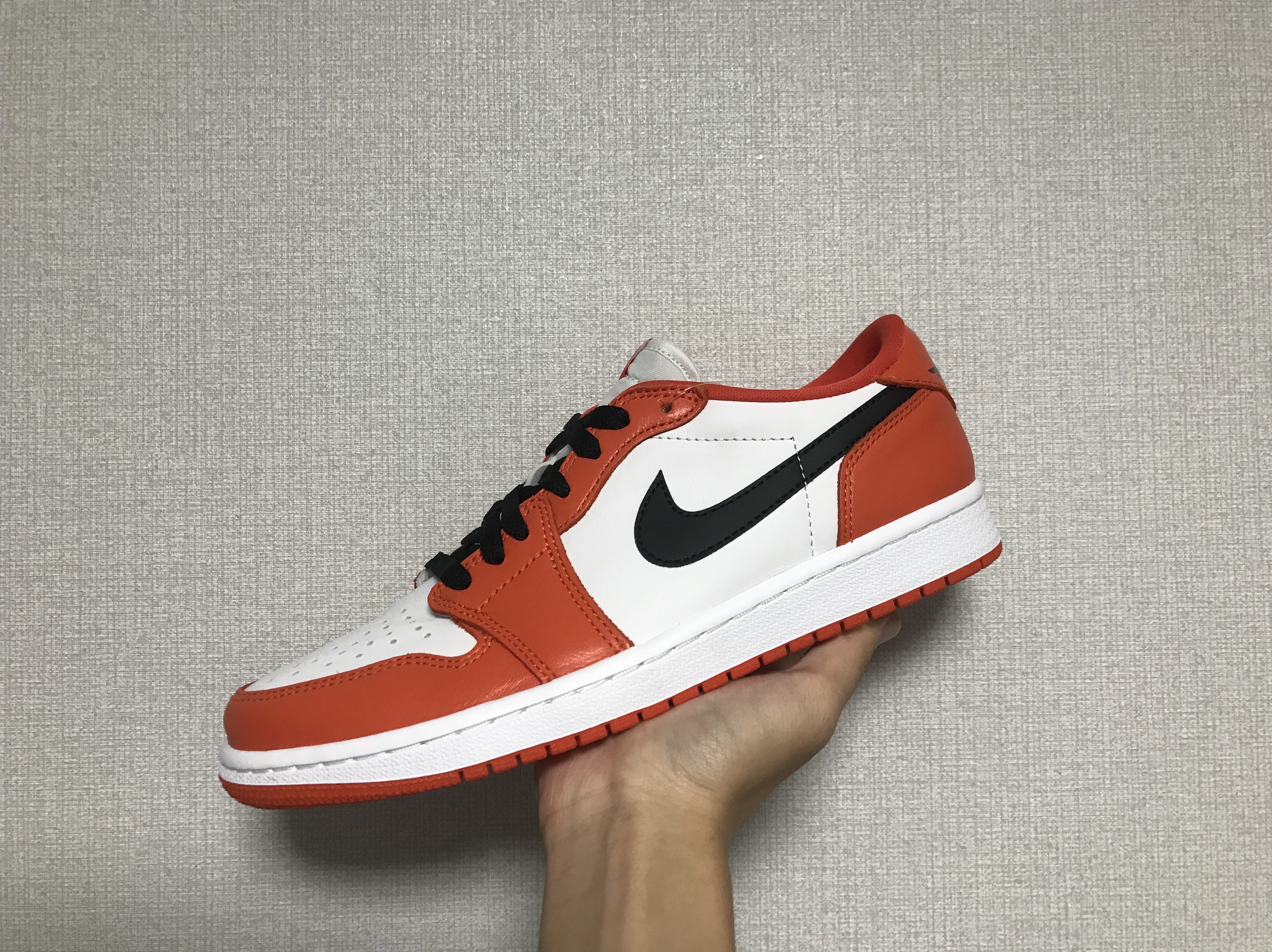 Jordan 1 Low OG Starfish 착용 스타일