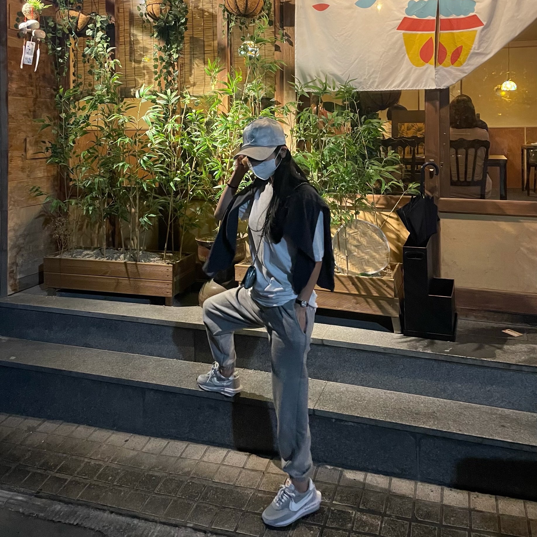 Nike x Sacai x Fragment LDWaffle Light Smoke Grey 착용 스타일 - 1