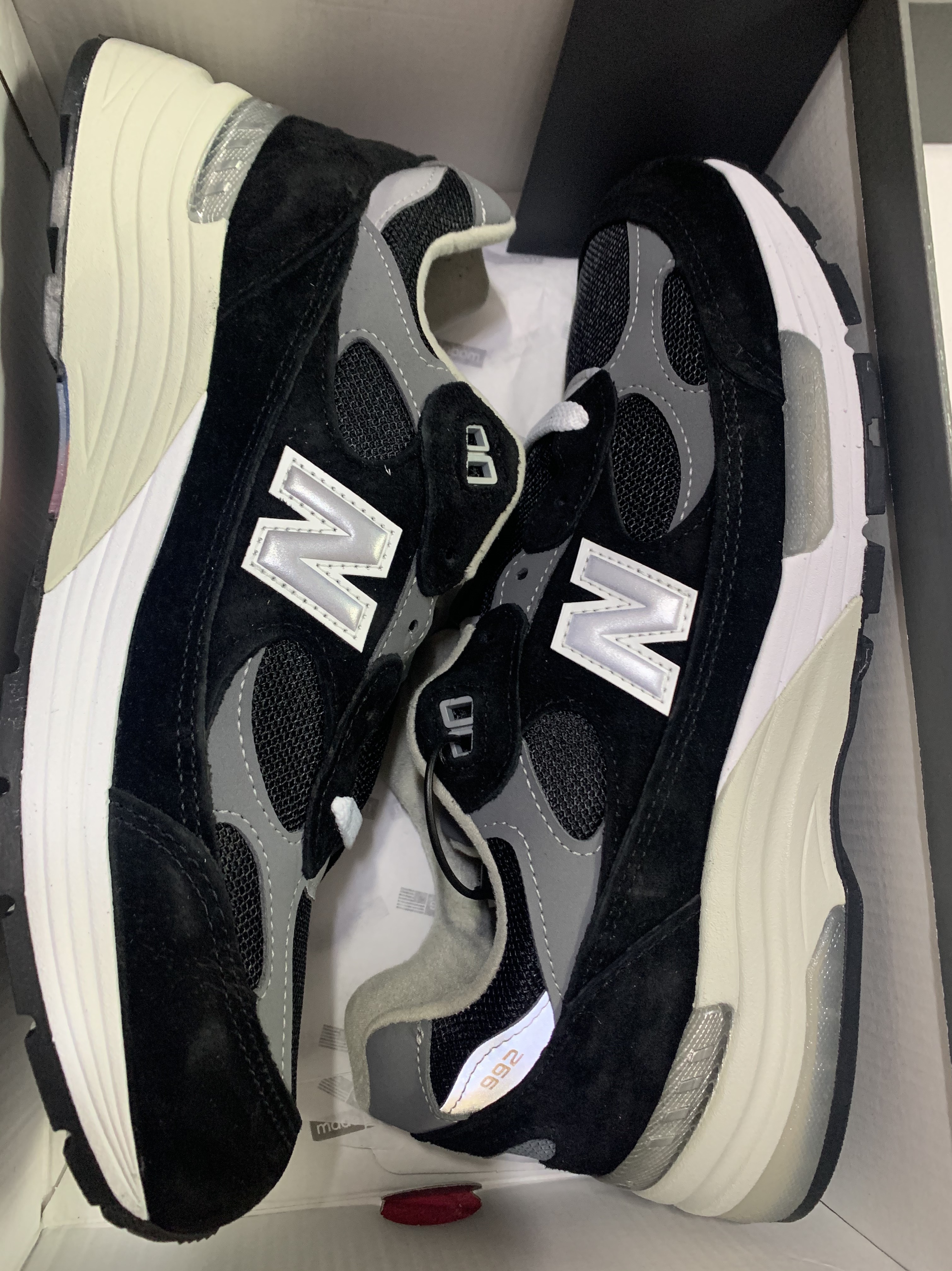 New Balance 992 Made in USA Black Grey 착용 스타일