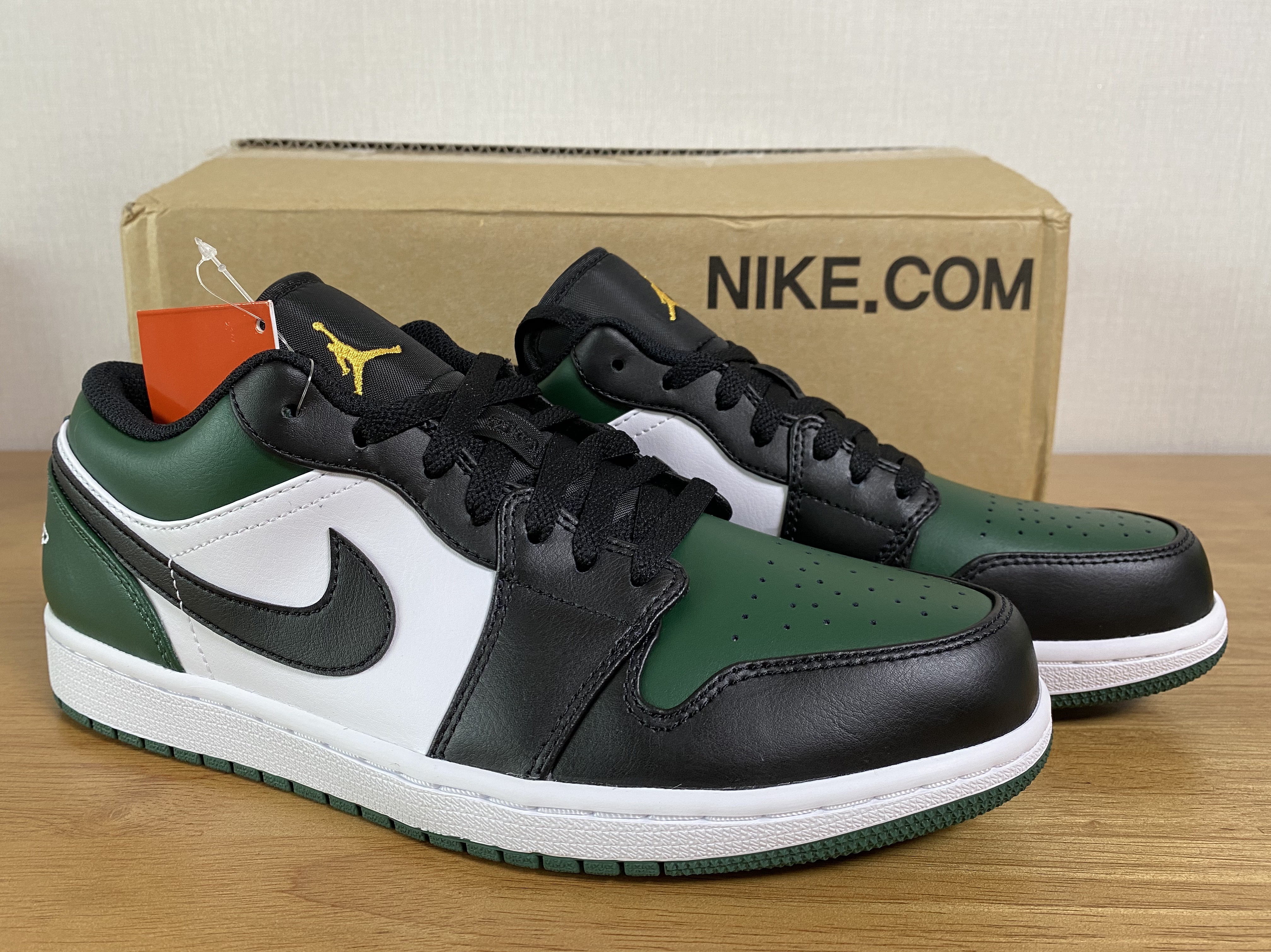 Jordan 1 Low Green Toe 착용 스타일 - 1