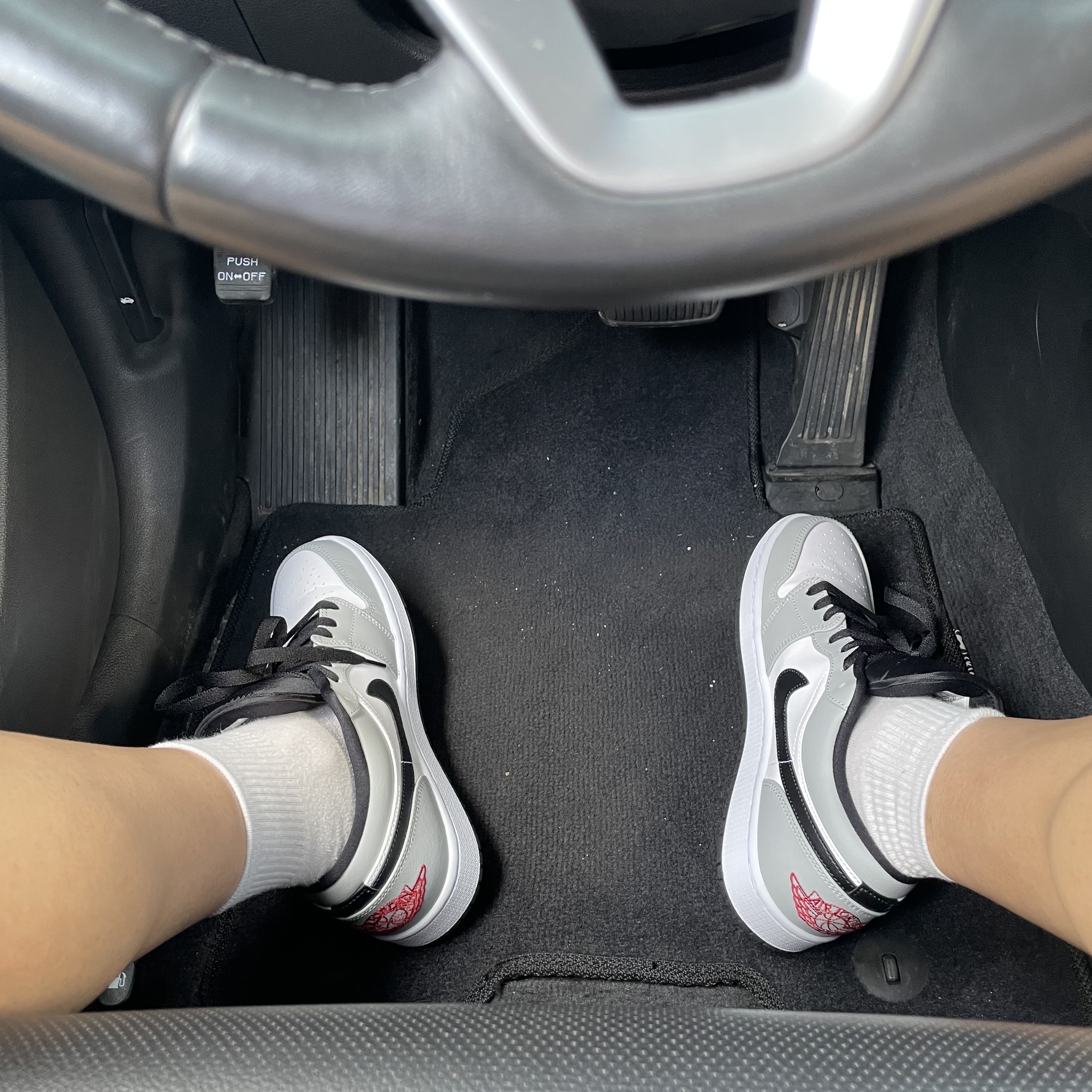 Jordan 1 Low Light Smoke Grey 착용 스타일 - 1