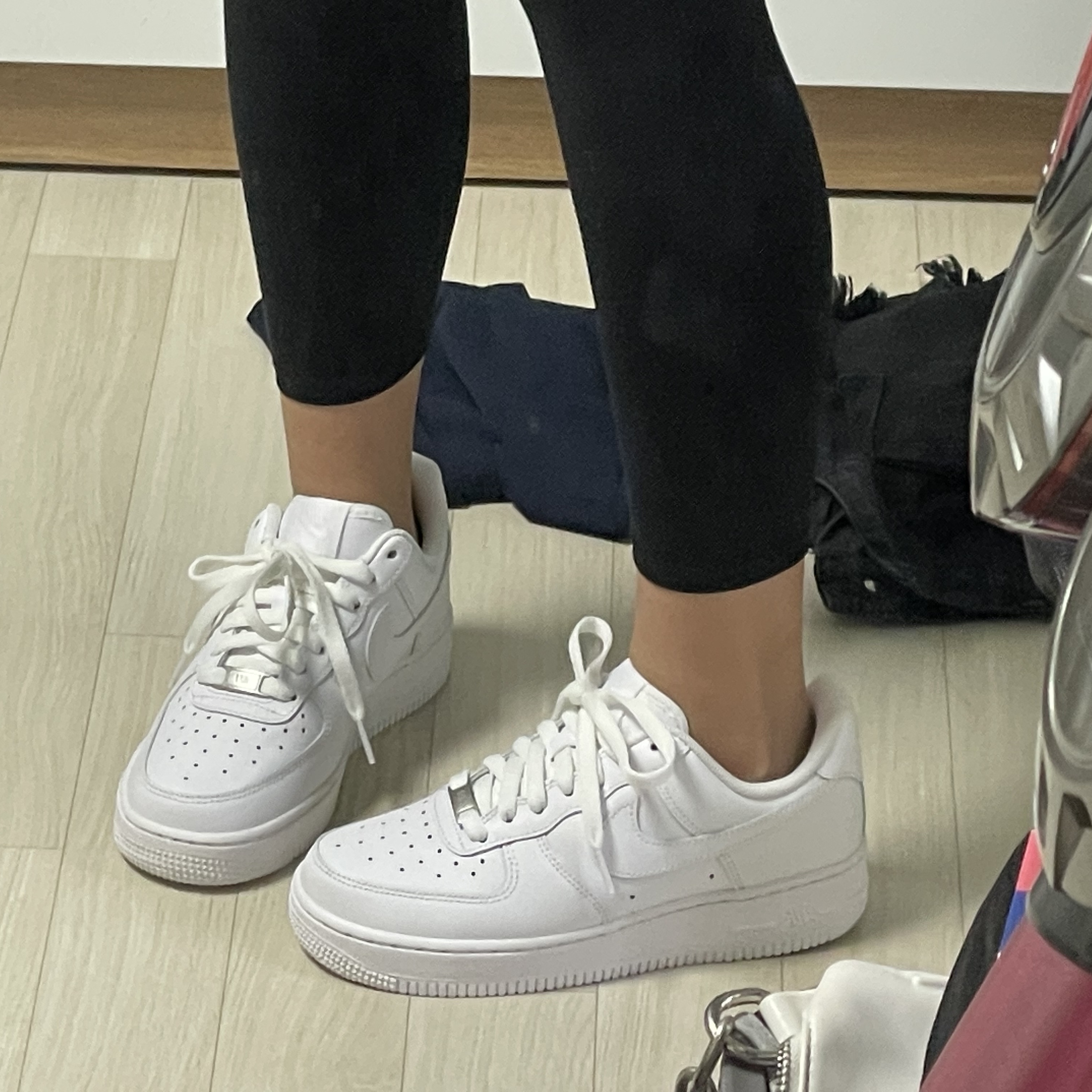 (W) Nike Air Force 1 '07 Low White 착용 스타일