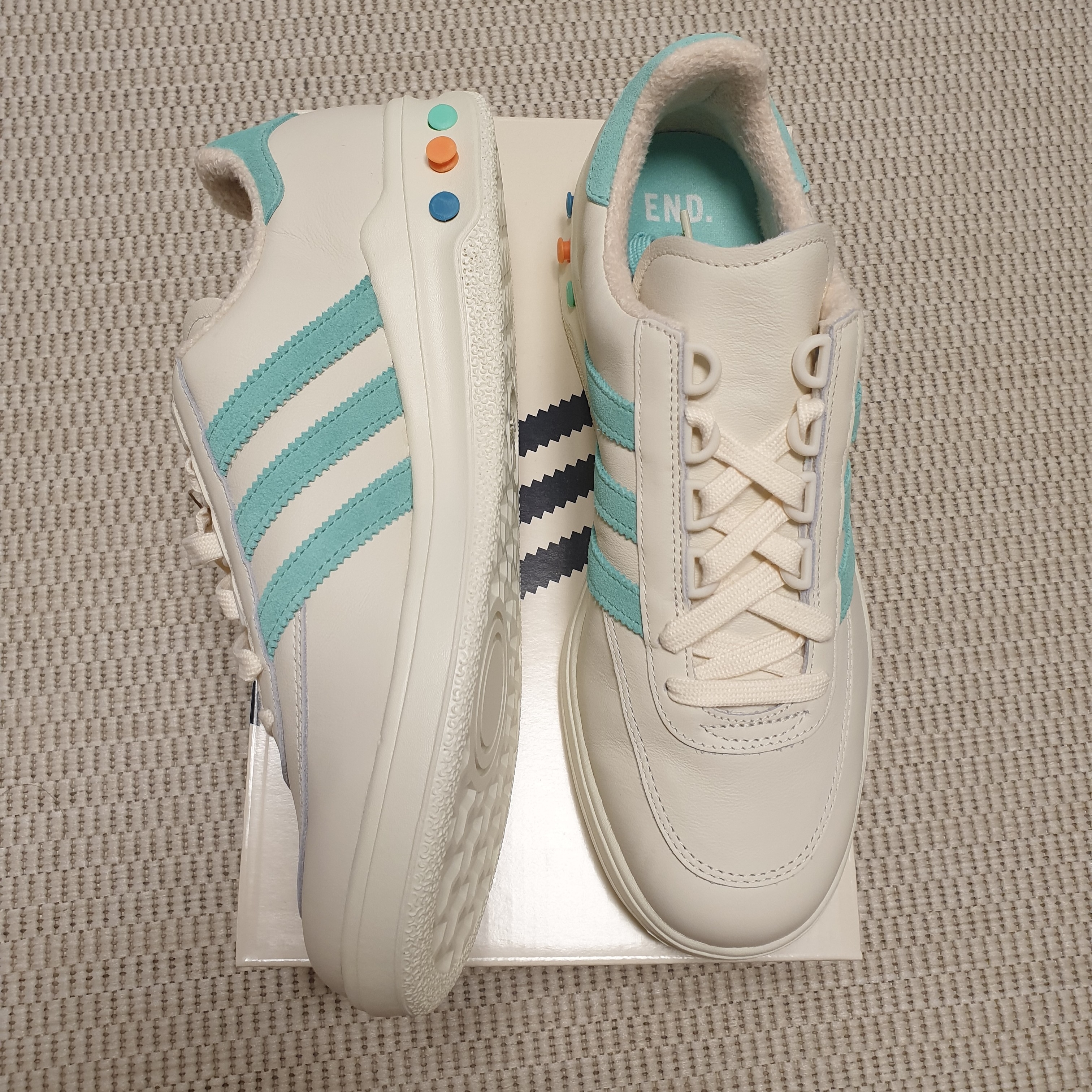 Adidas x END. Grainger Tennis Club 착용 스타일 - 3