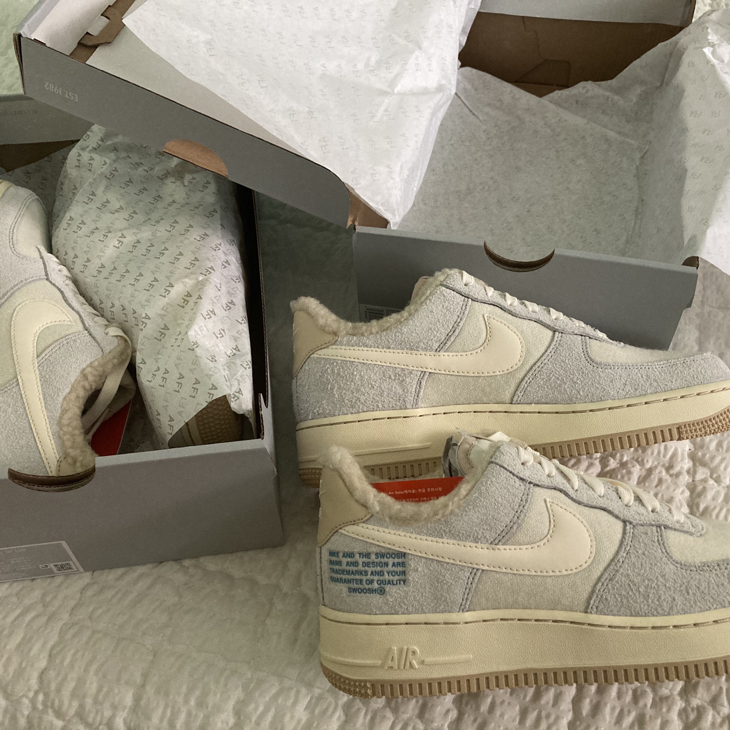 (W) Nike Air Force 1 '07 LV8 Photon Dust Cashmere 착용 스타일 - 1