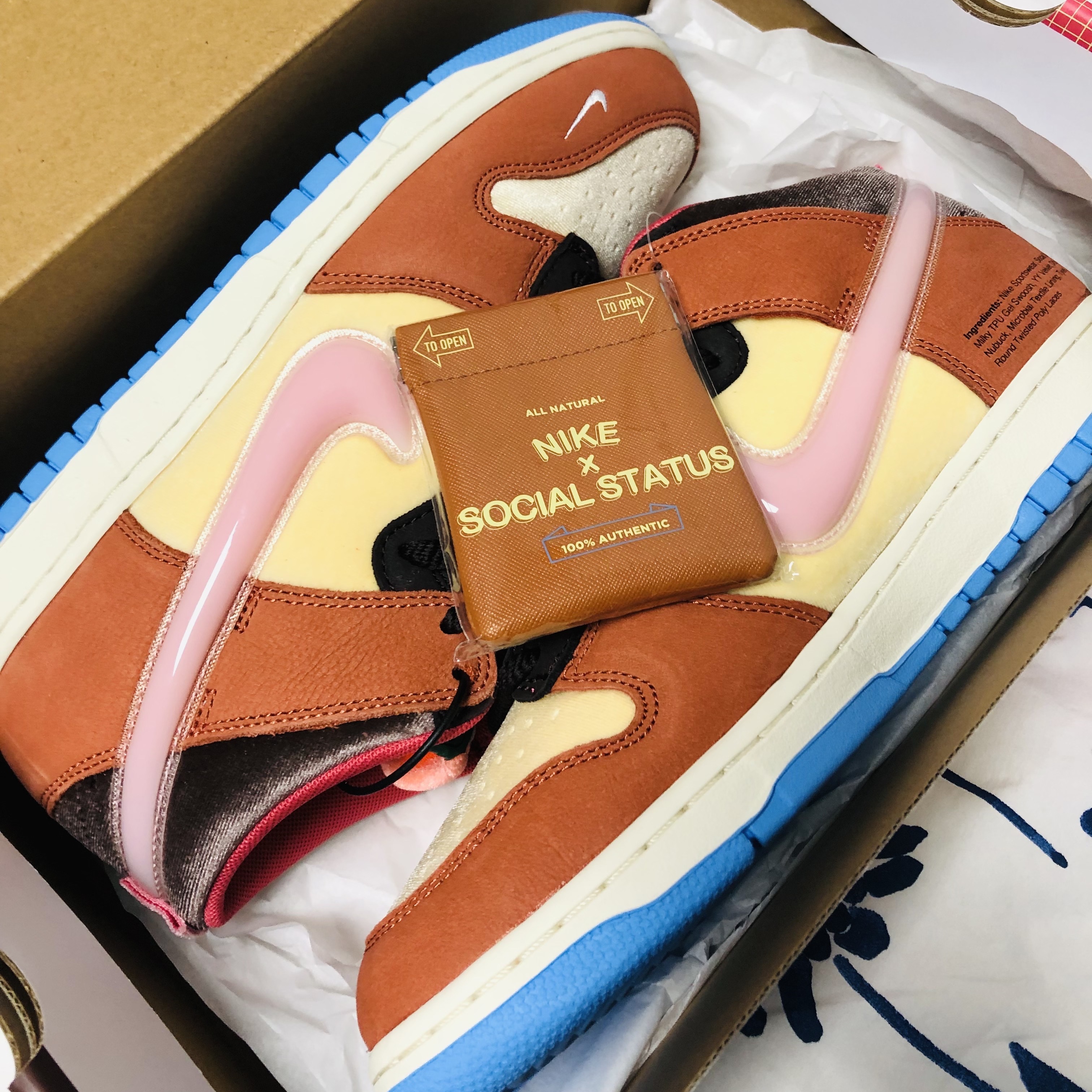 Nike x Social Status Dunk Mid Free Lunch Chocolate Milk 착용 스타일 - 3