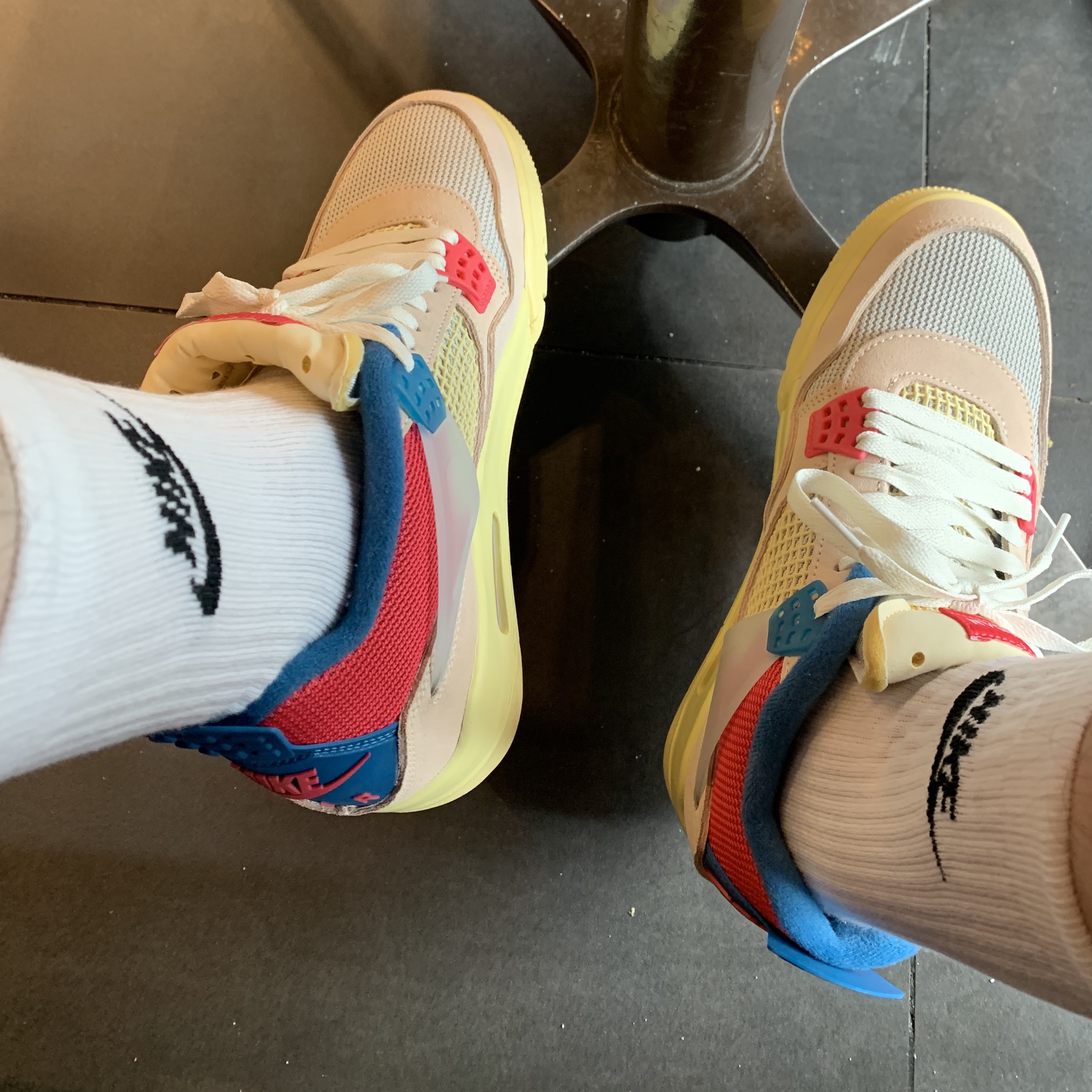 Jordan 4 x Union Retro Guava Ice 착용 스타일