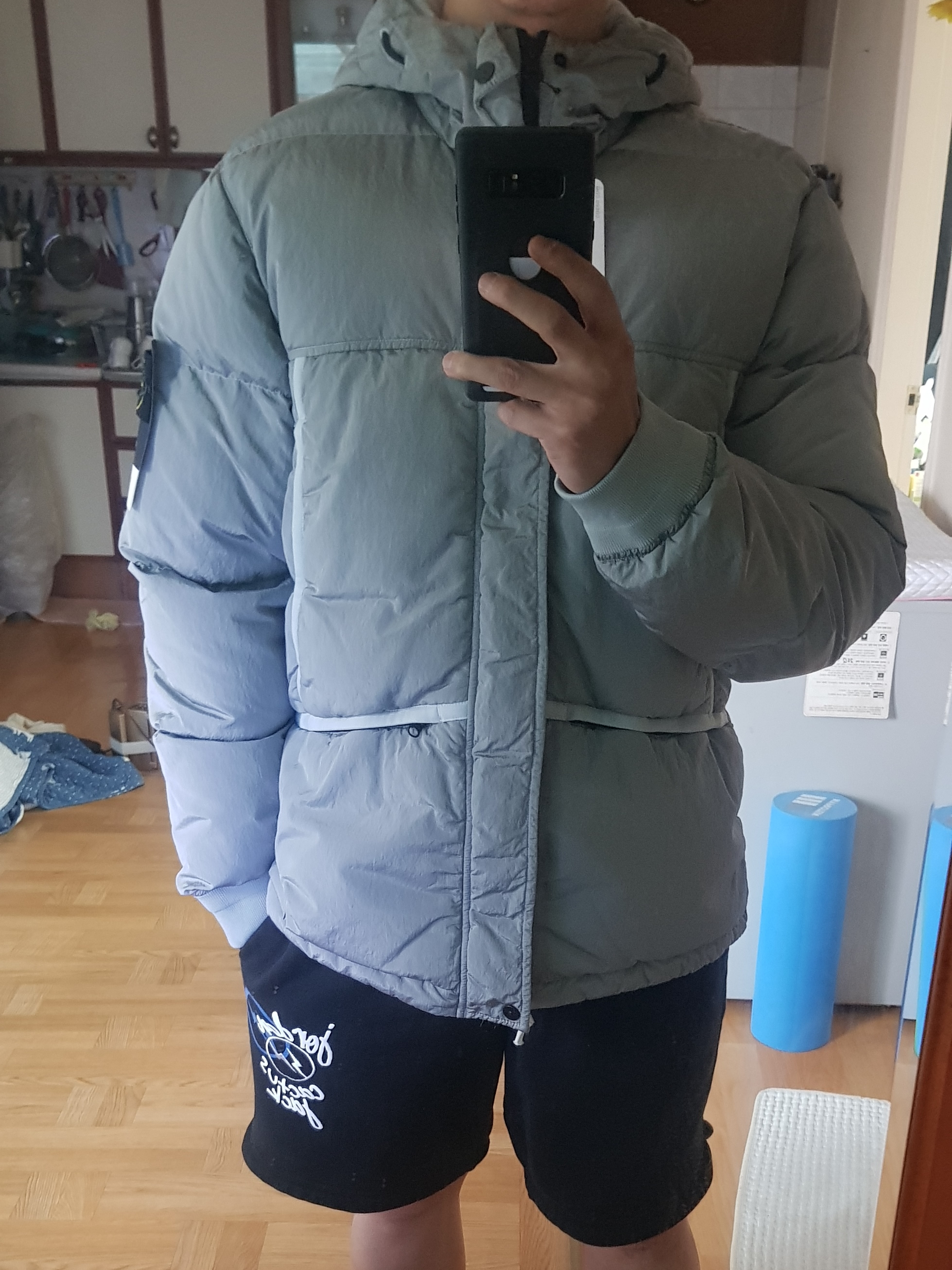 Stone Island 44508 Nylon Metal Down-TC Jacket Light Grey - 21FW, Jordan x Travis Scott x Fragment Shorts Black (DJ0617-010) 착용 스타일 - 3