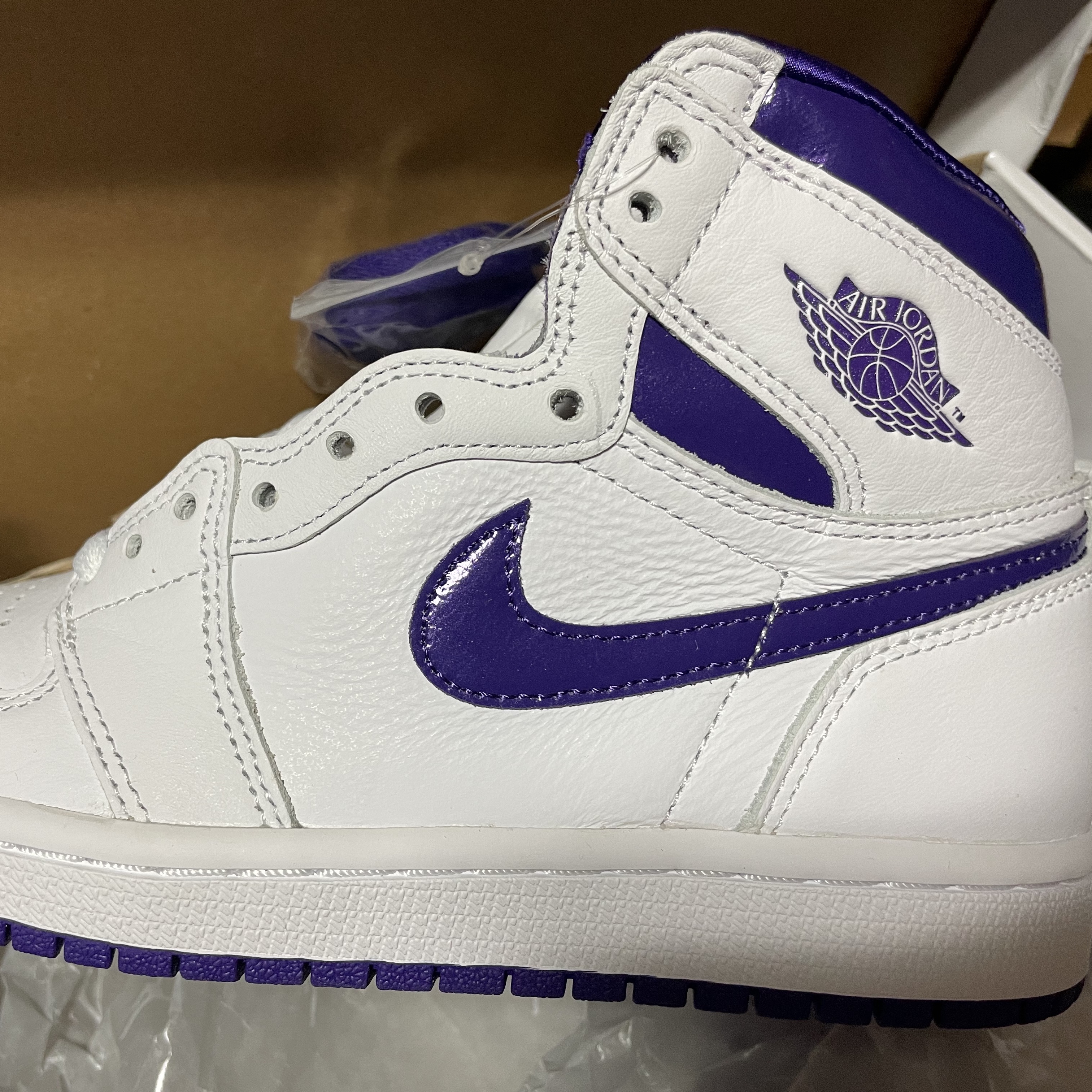 (W) Jordan 1 High OG Court Purple 착용 스타일 - 2