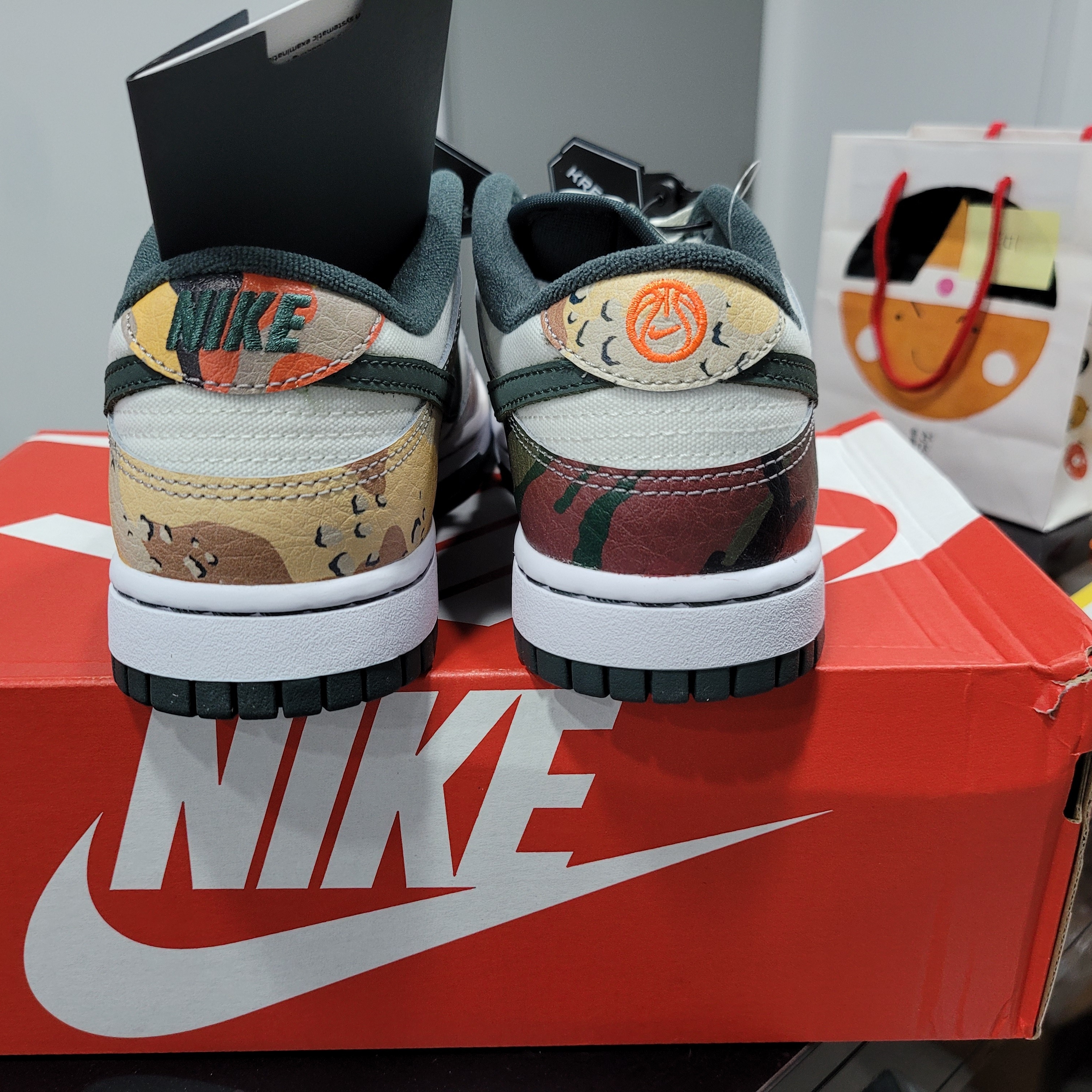 Nike Dunk Low SE Sail Multi Camo 착용 스타일 - 2
