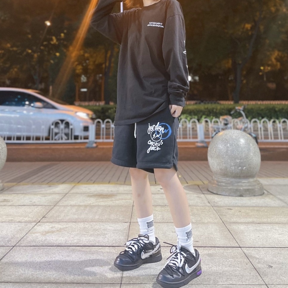 Jordan x Travis Scott x Fragment Shorts Black (DJ0617-010), Nike x Off-White Dunk Low The 50 - Lot 50 착용 스타일 - 4