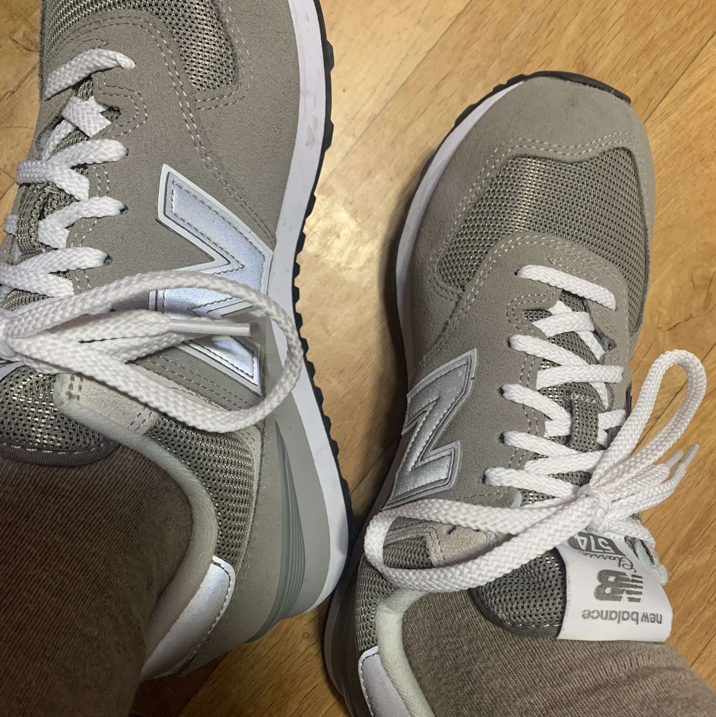 New Balance 574 Grey - D Standard 착용 스타일 - 2
