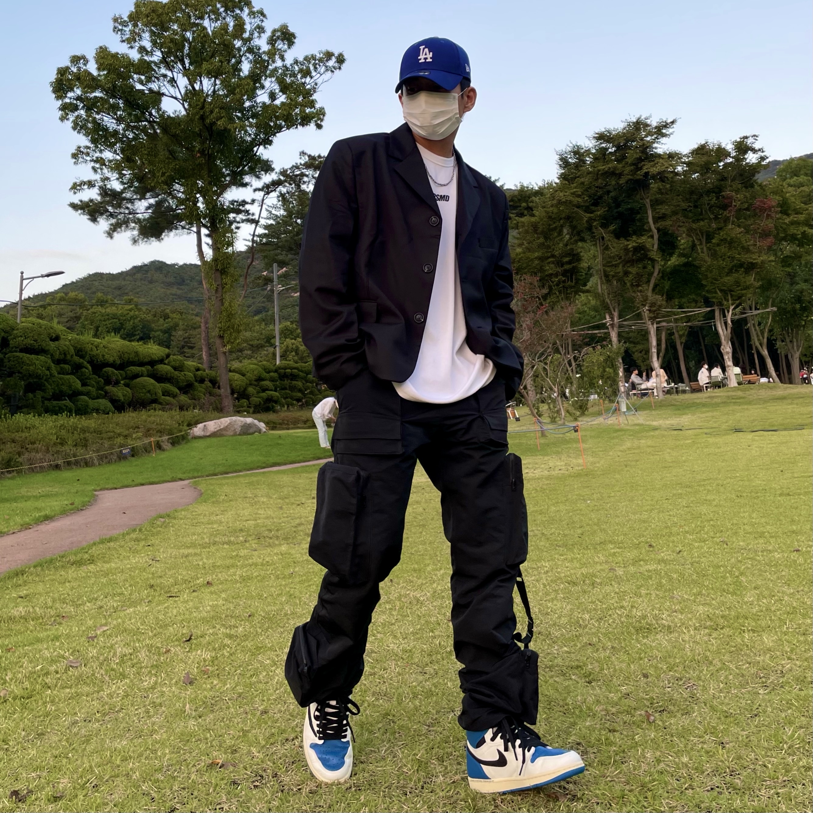 Jordan 1 x Travis Scott x Fragment Retro High OG SP Military Blue 착용 스타일