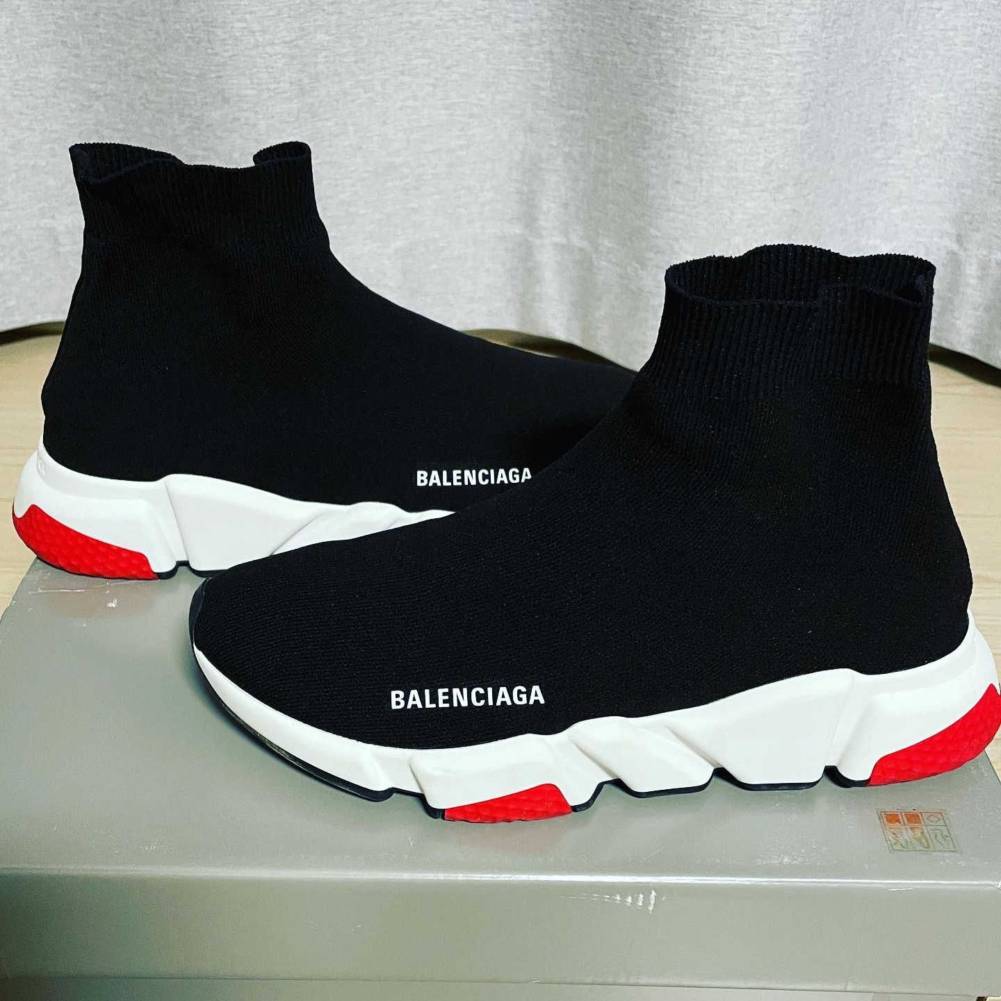 Balenciaga Speed Trainer Black Red 2020 착용 스타일
