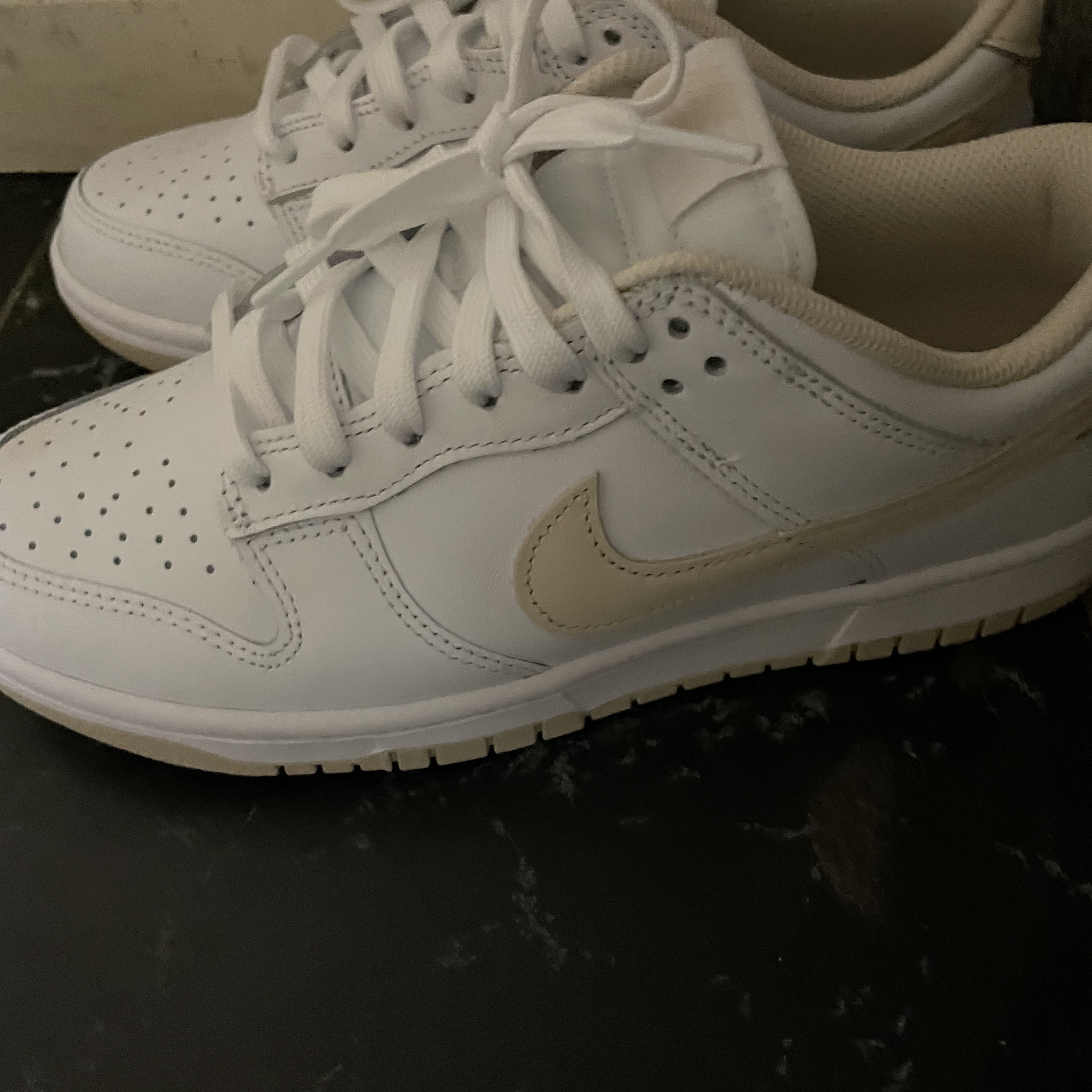 (W) Nike Dunk Low Pearl White 착용 스타일