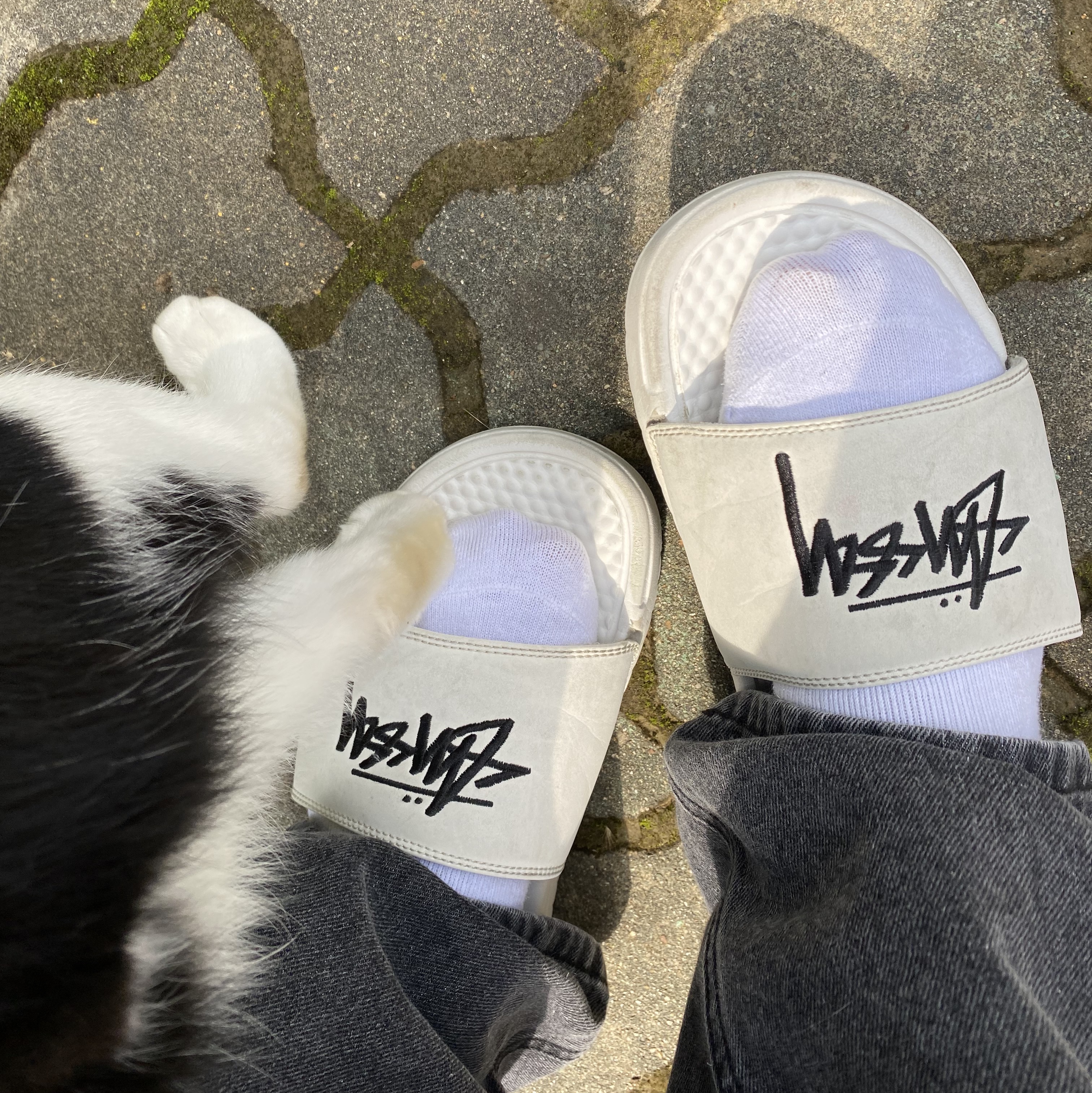 Nike x Stussy Benassi Slide Sail 착용 스타일