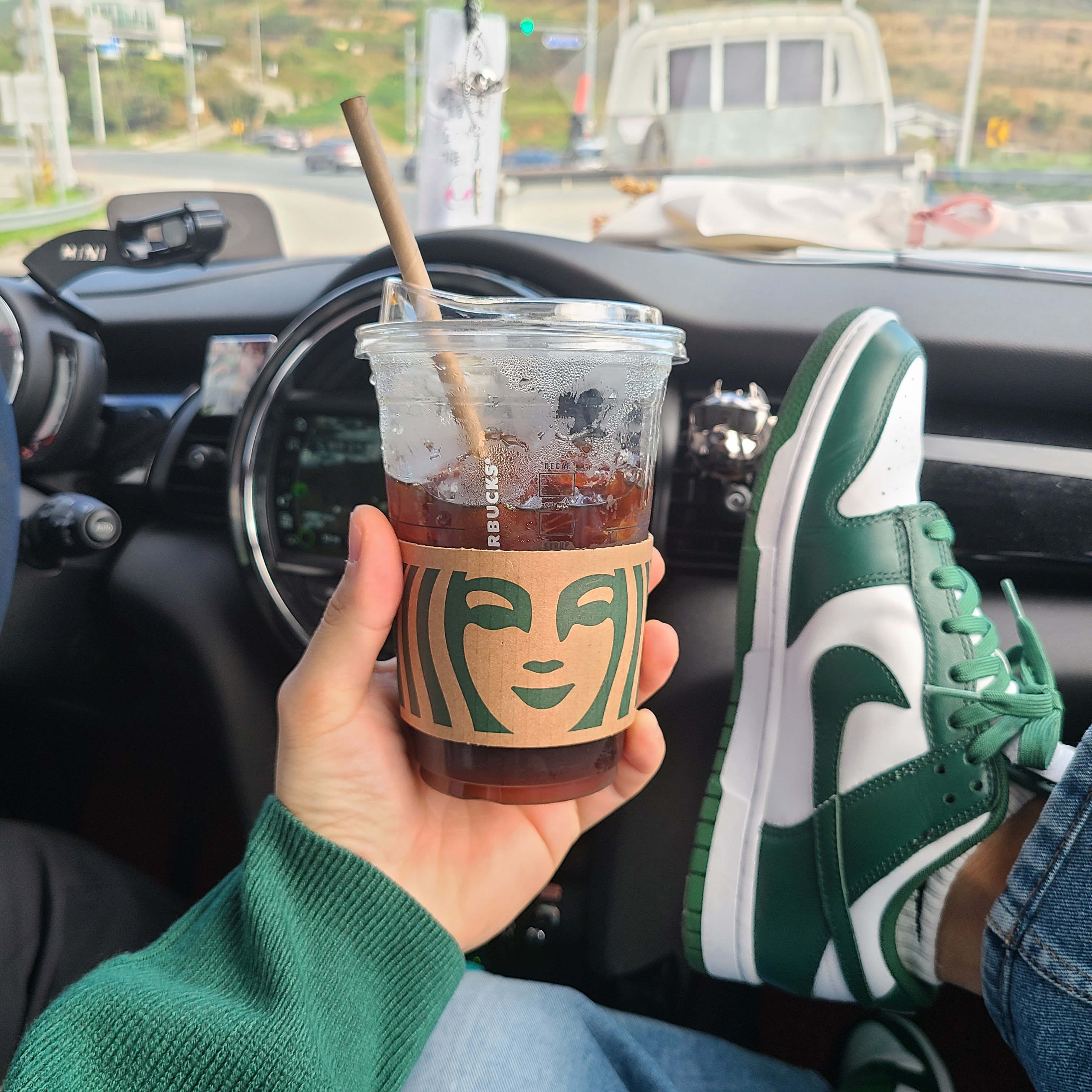 Nike Dunk Low Retro Varsity Green 착용 스타일