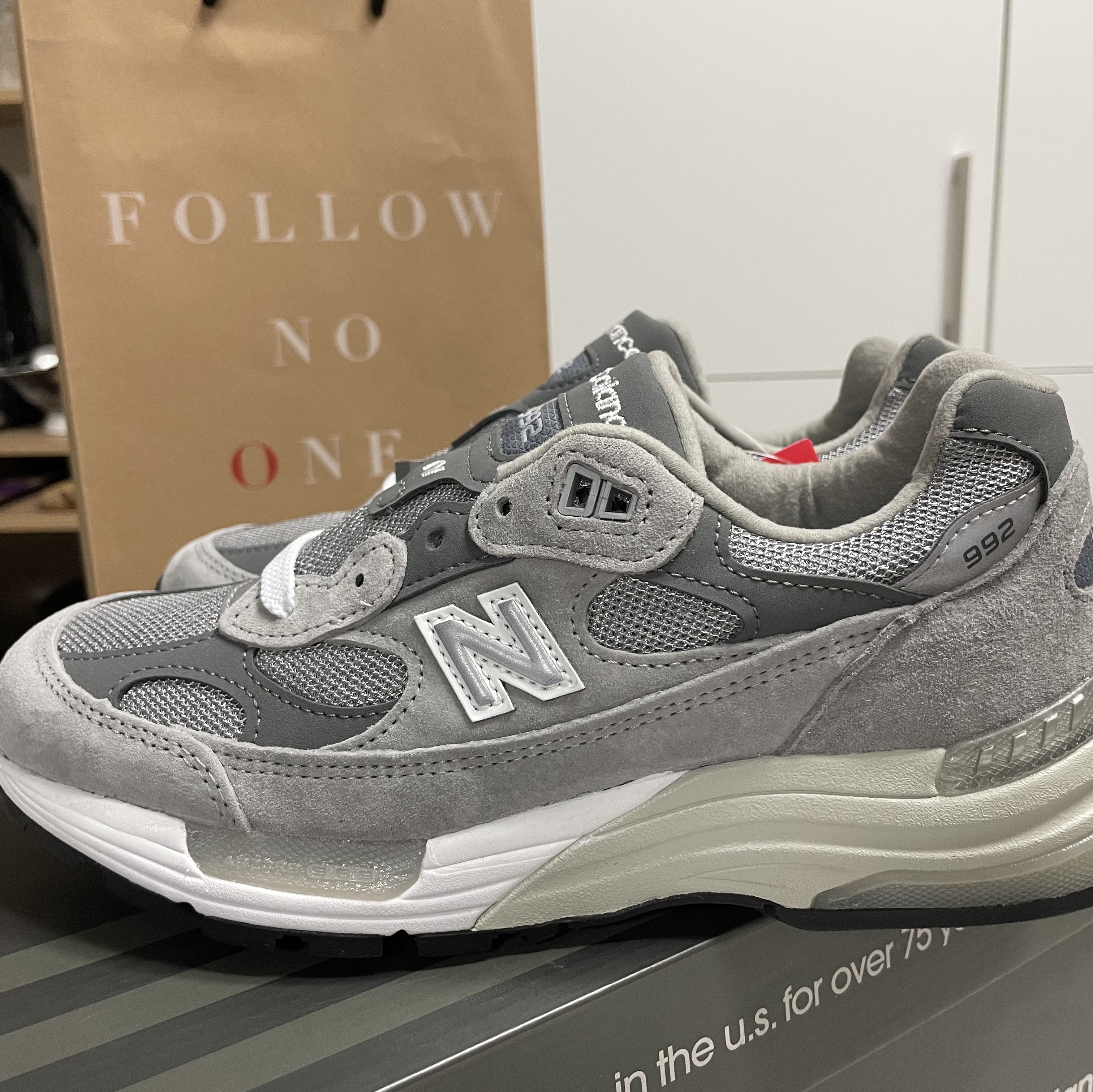 New Balance 992 Made in USA Grey - D Standard 착용 스타일