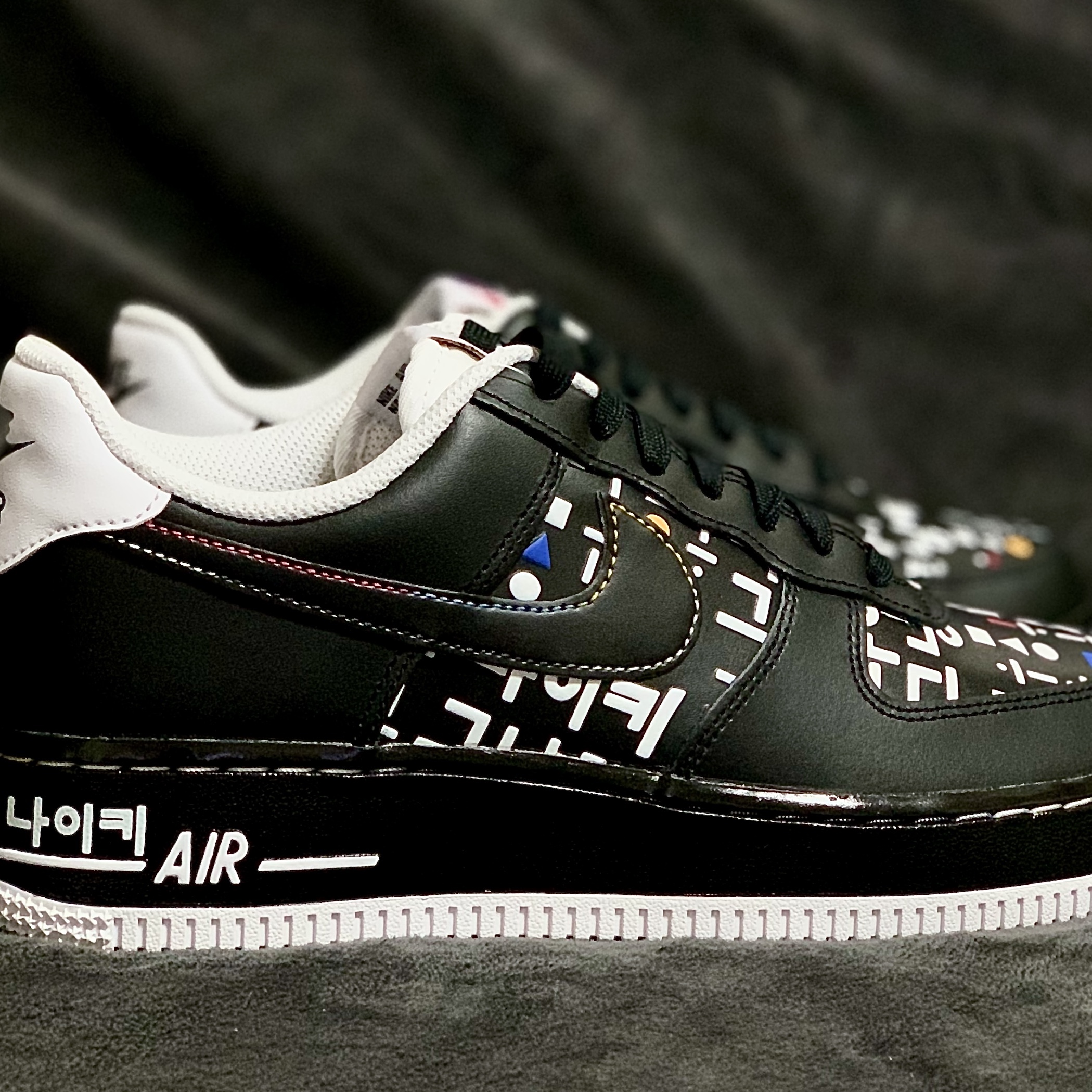 Nike Air Force 1 '07 LV8 Hangul Day 착용 스타일 - 2