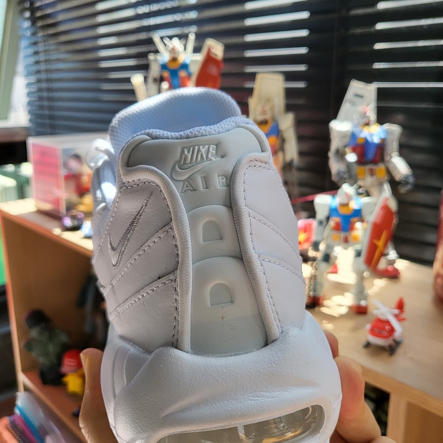 Nike Air Max 95 Essential Triple White 착용 스타일 - 2