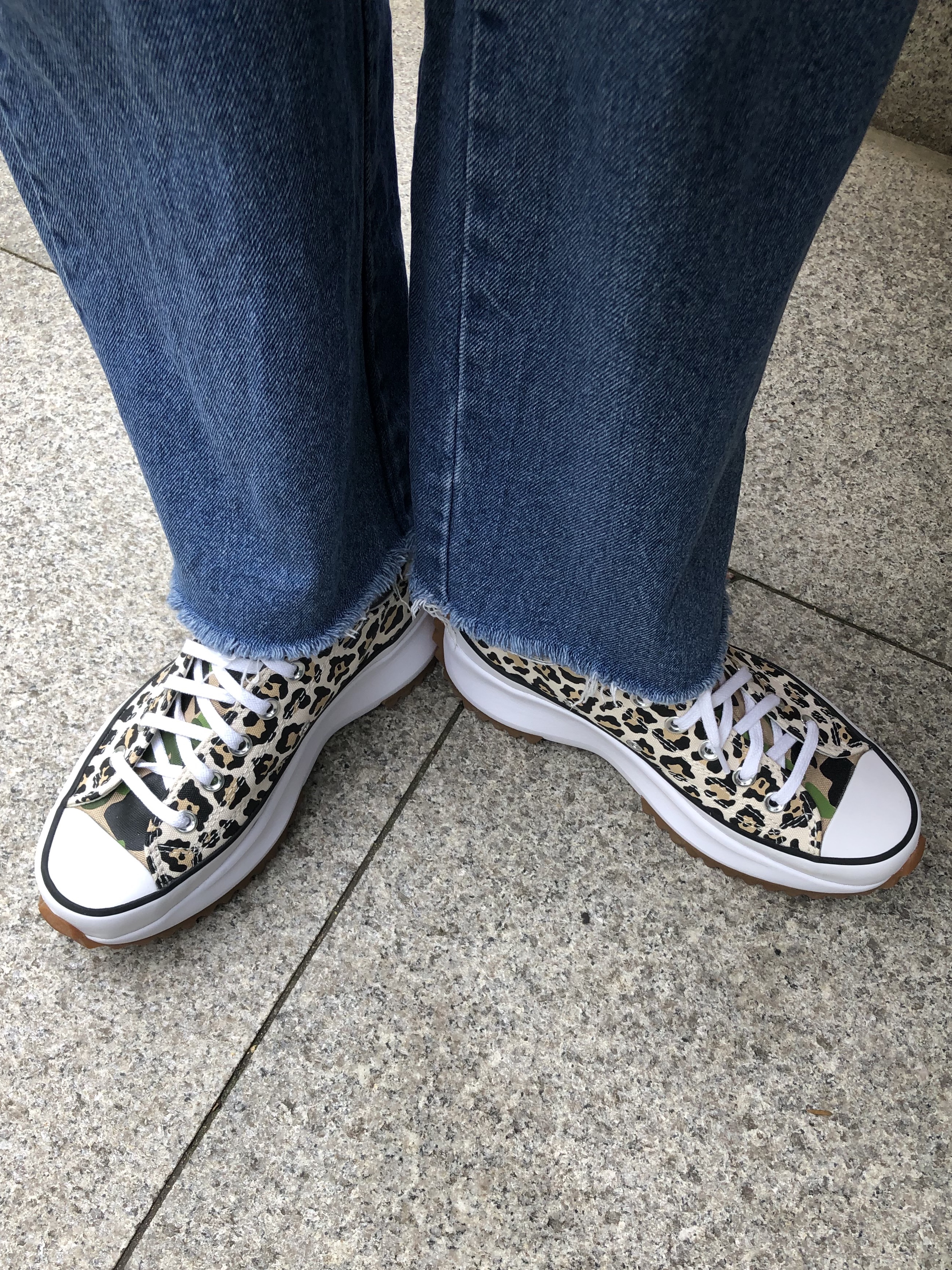 Converse Run Star Hike Low Leopard 착용 스타일