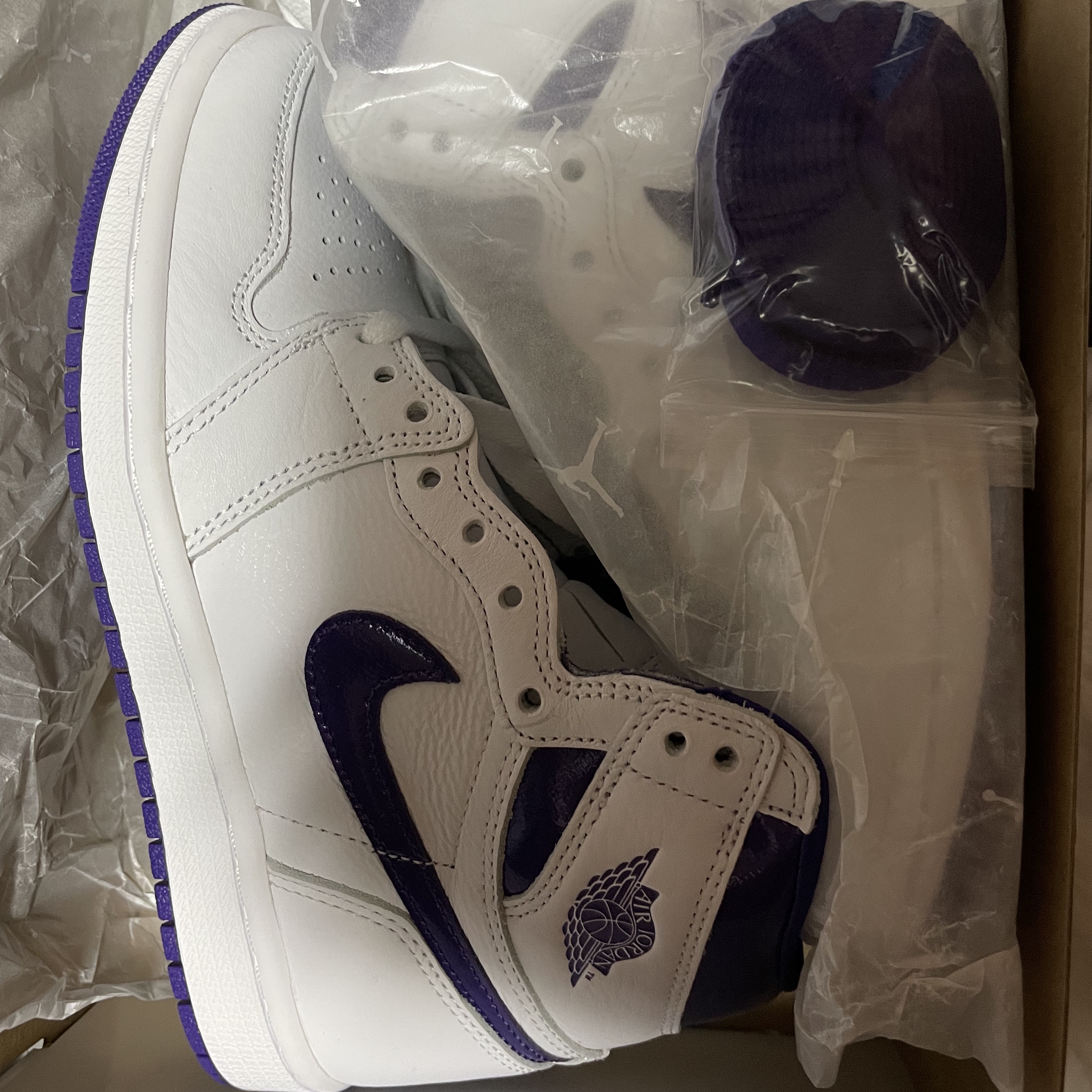 (W) Jordan 1 High OG Court Purple 착용 스타일 - 1