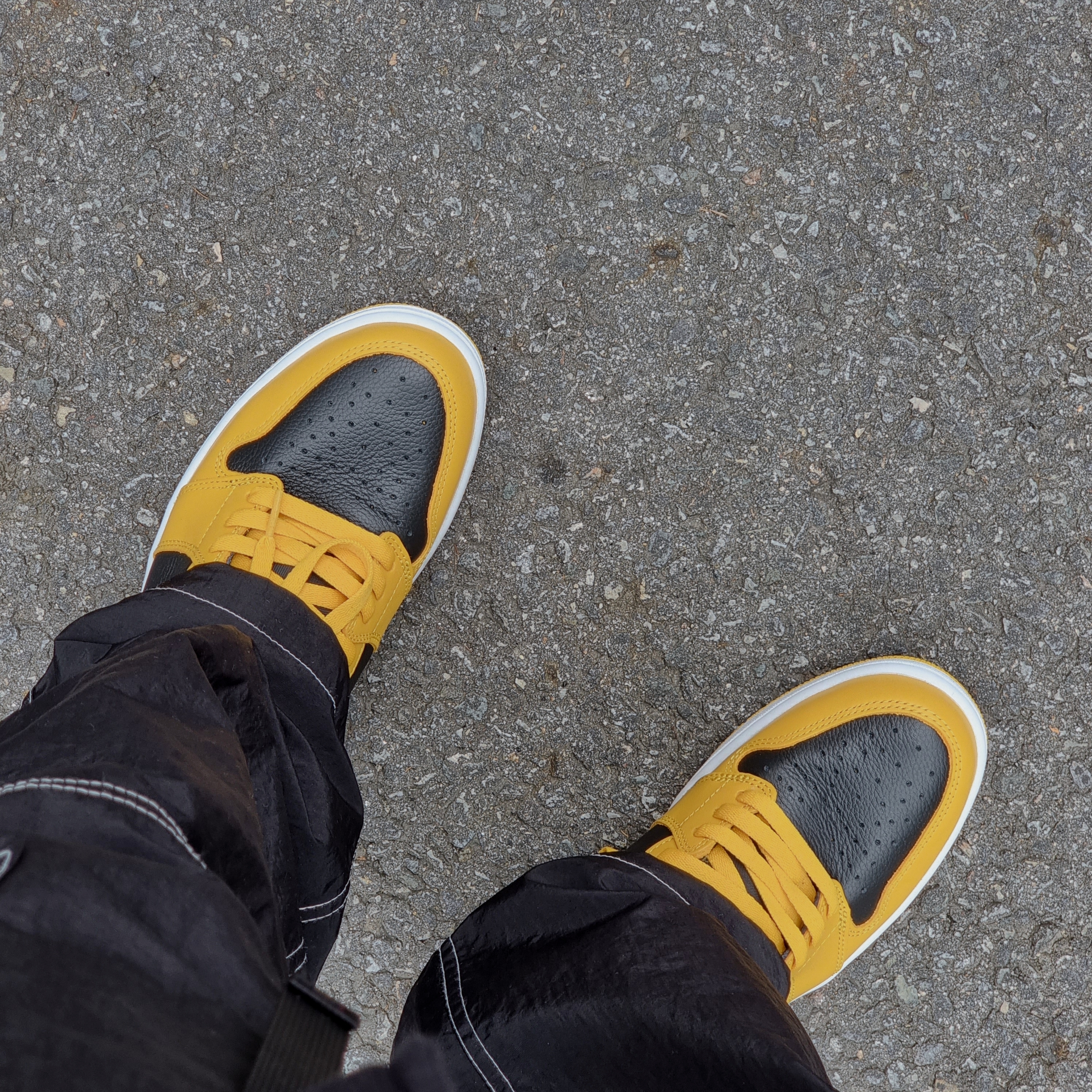 Jordan 1 Retro High OG Pollen 착용 스타일 - 4