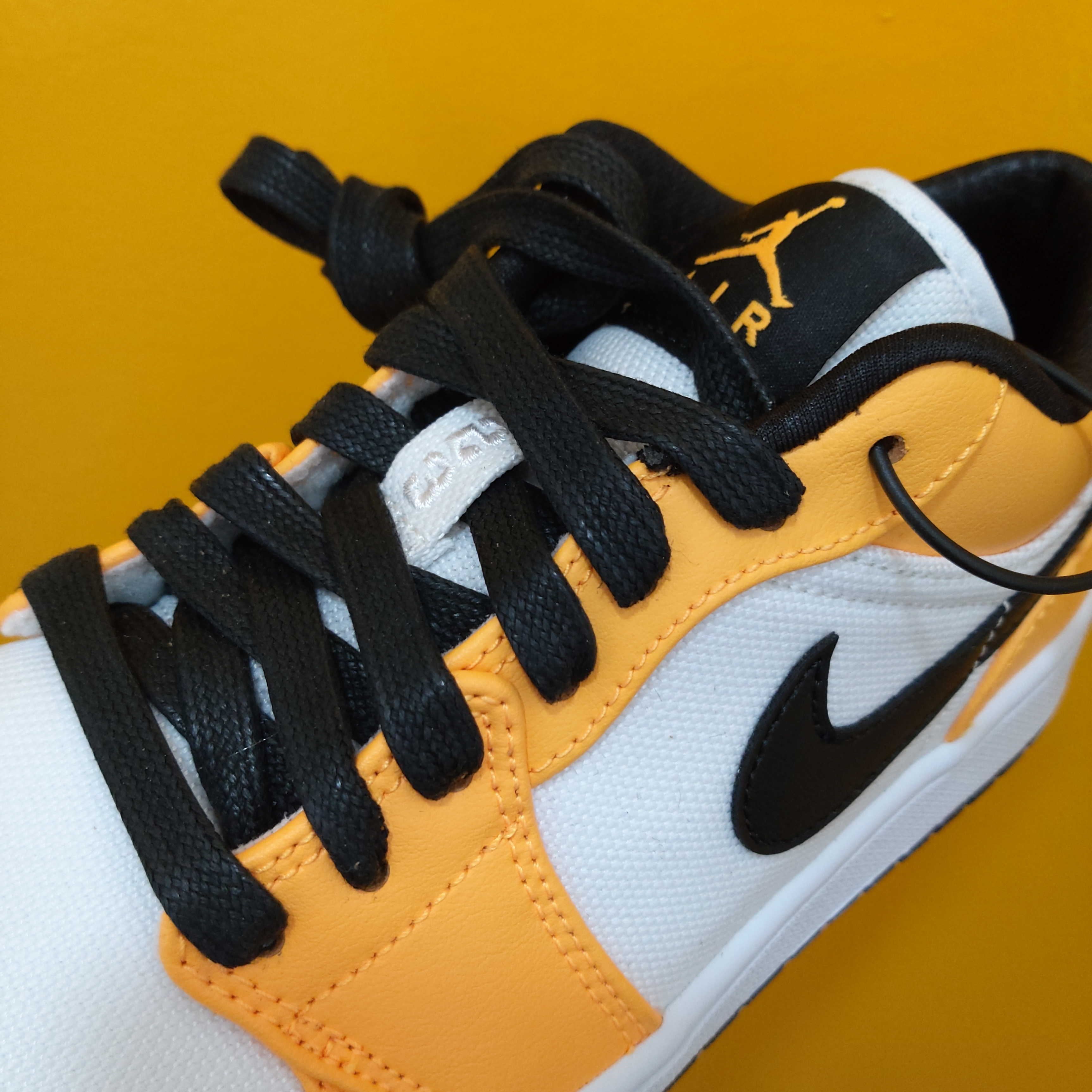 (W) Jordan 1 Low SE Laser Orange 착용 스타일 - 2