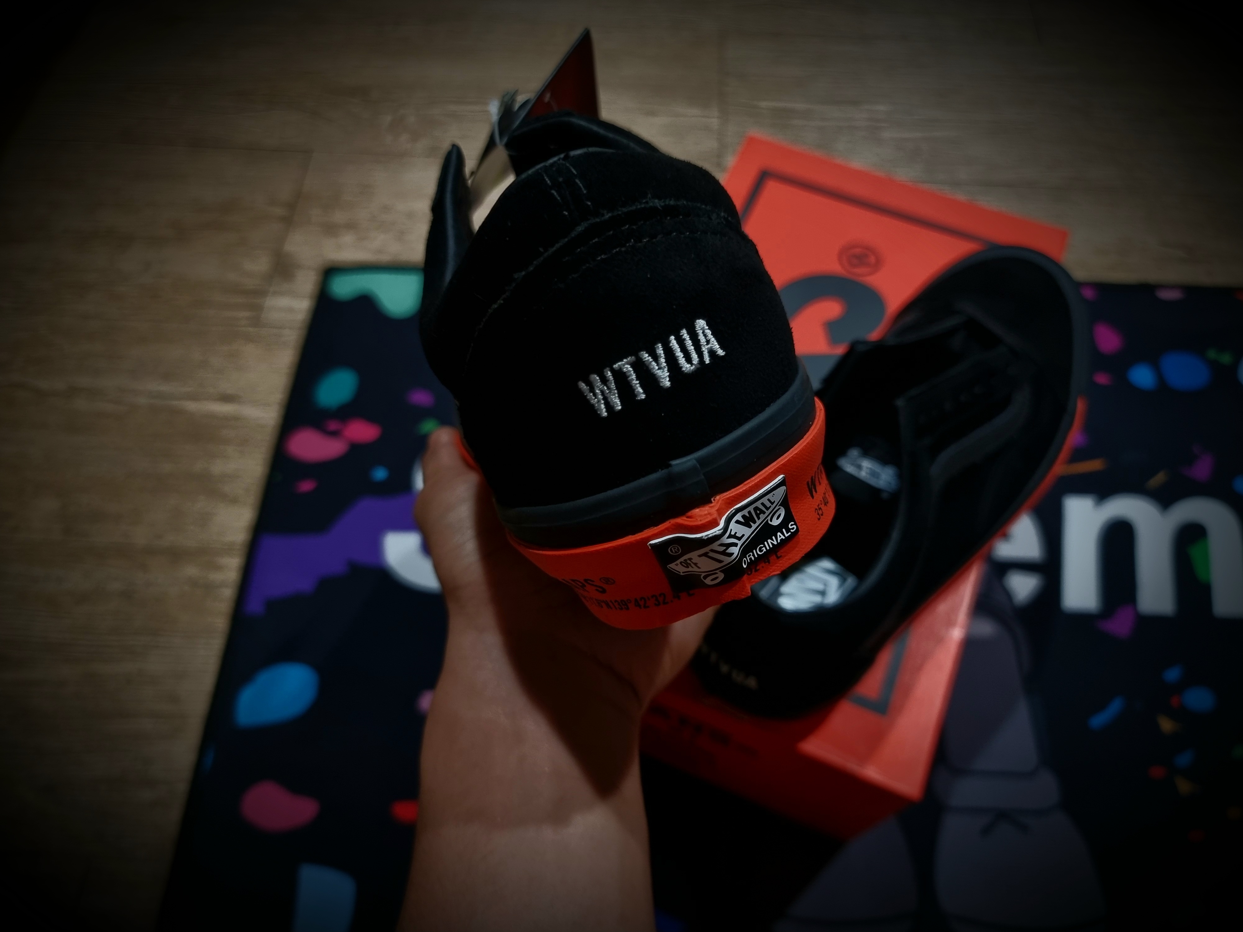 Vans Vault x WTAPS Vault Old Skool LX Black Orange 착용 스타일 - 4
