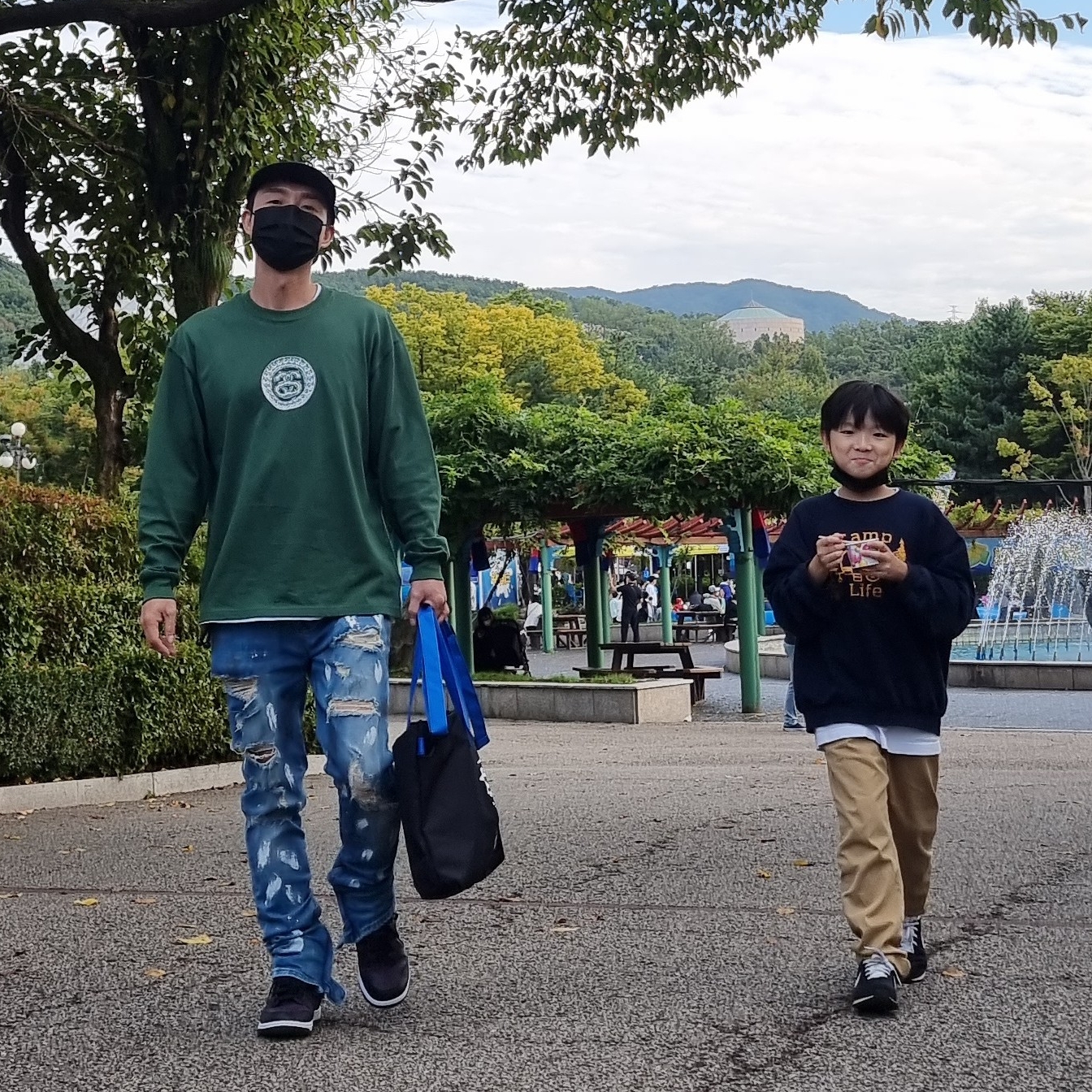 Nike x Fragment Dunk High Black, Nike x Stussy Big Swoosh LS T-Shirt Green - Asia 착용 스타일 - 2