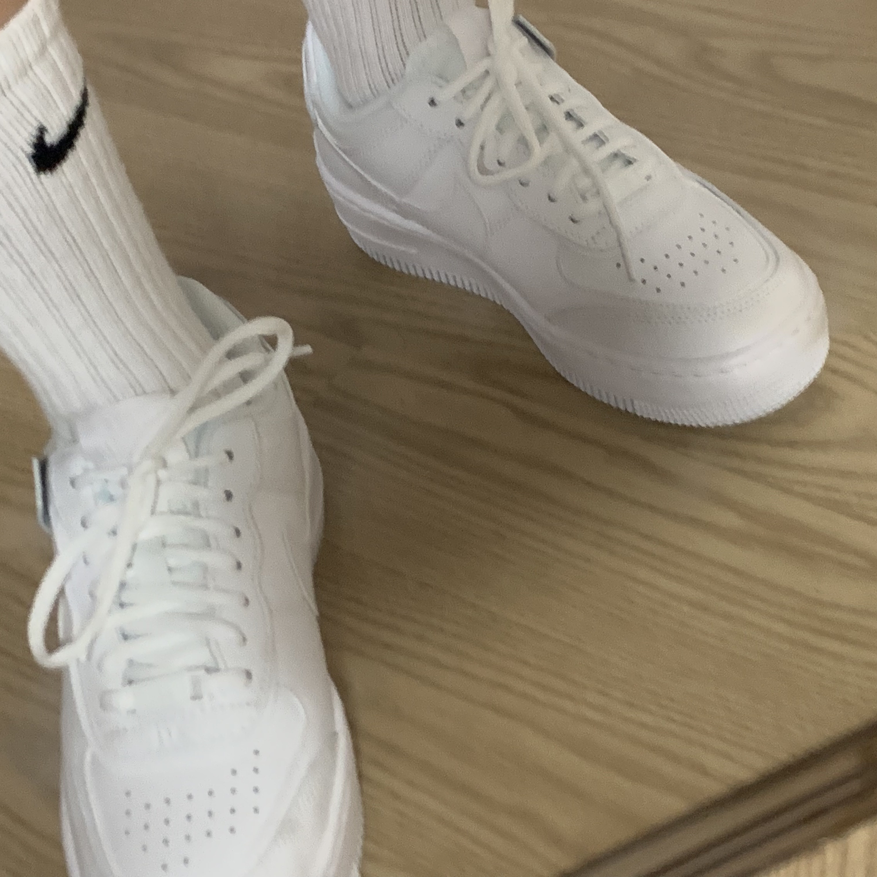 (W) Nike Air Force 1 Shadow Triple White 착용 스타일 - 3