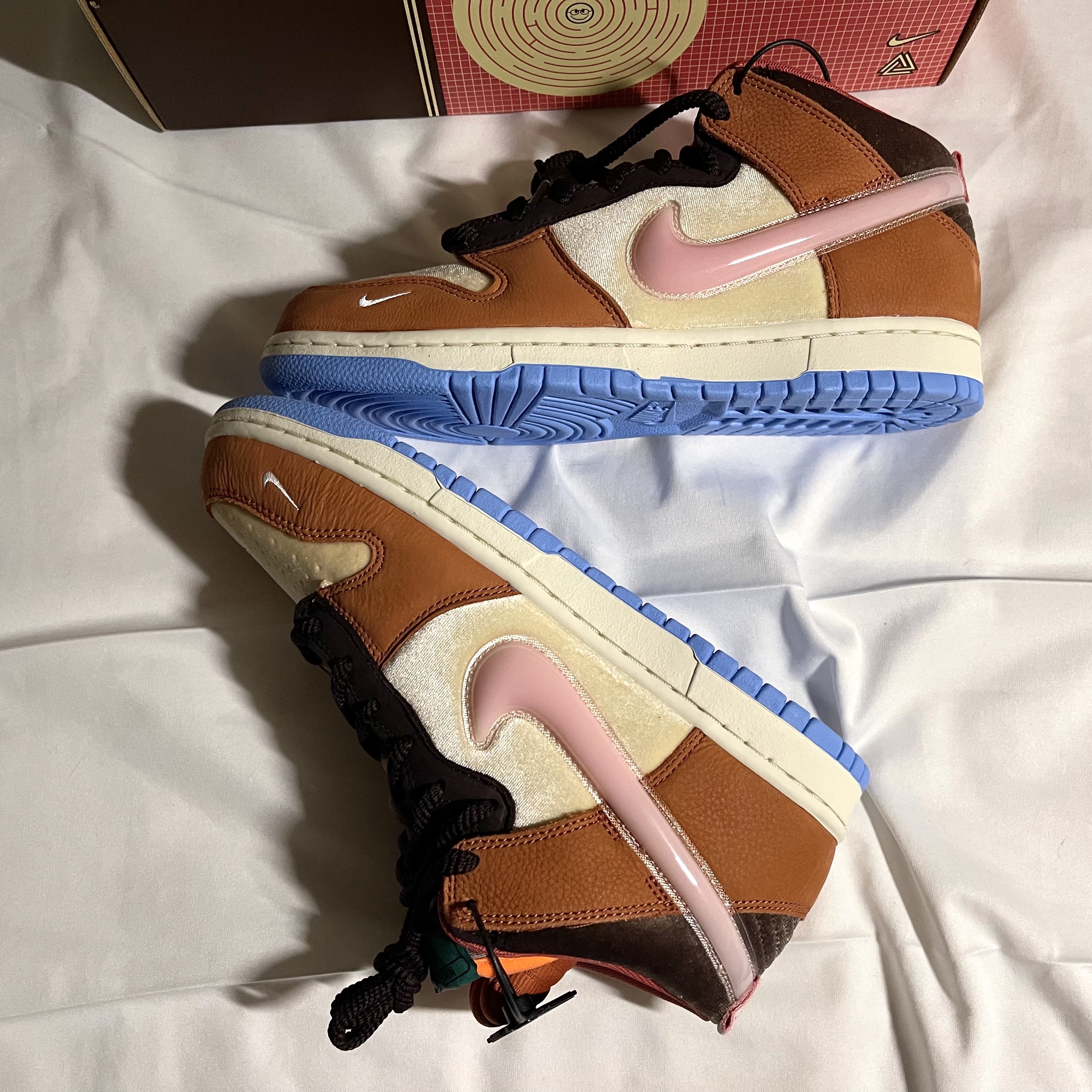 Nike x Social Status Dunk Mid Free Lunch Chocolate Milk 착용 스타일 - 1